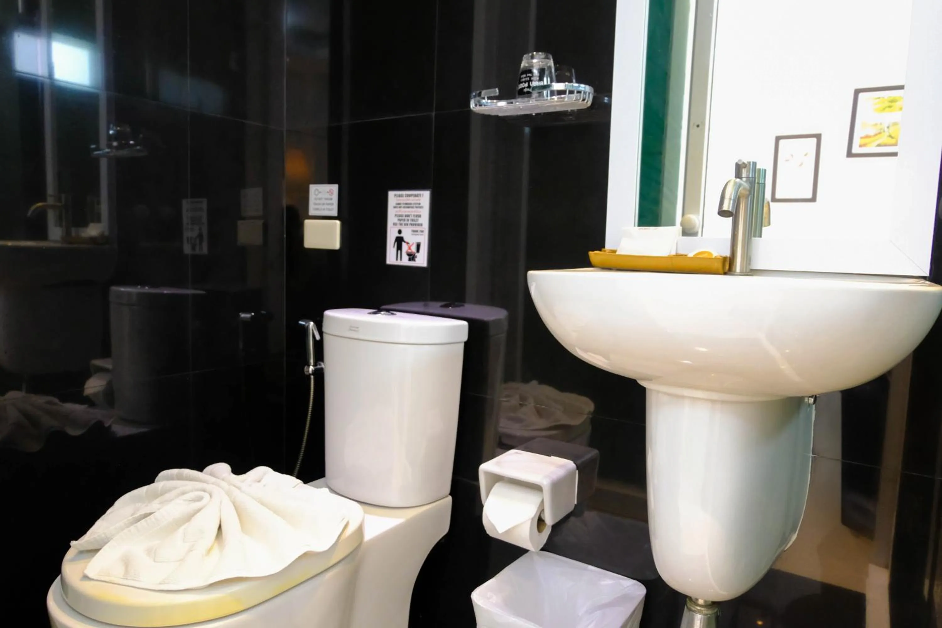 Bathroom in Baanpoon Apartment