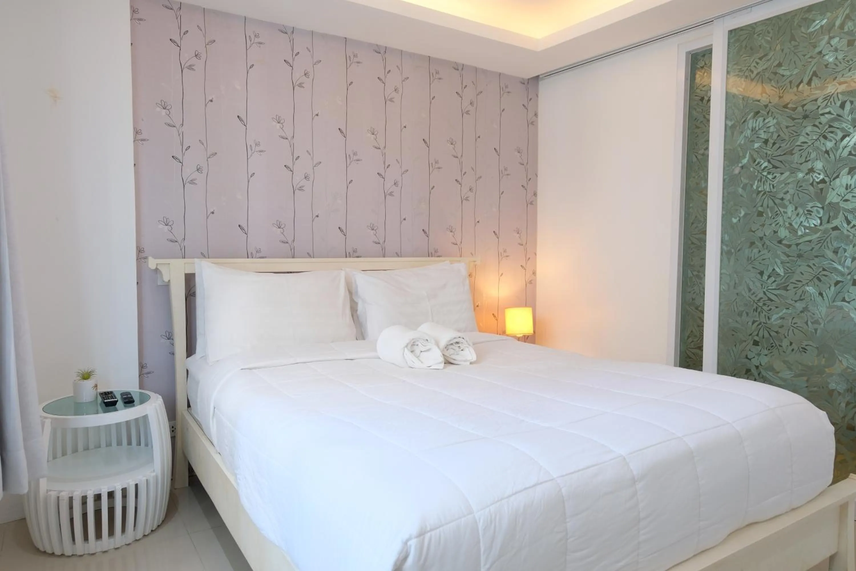 Bed in Baanpoon Apartment