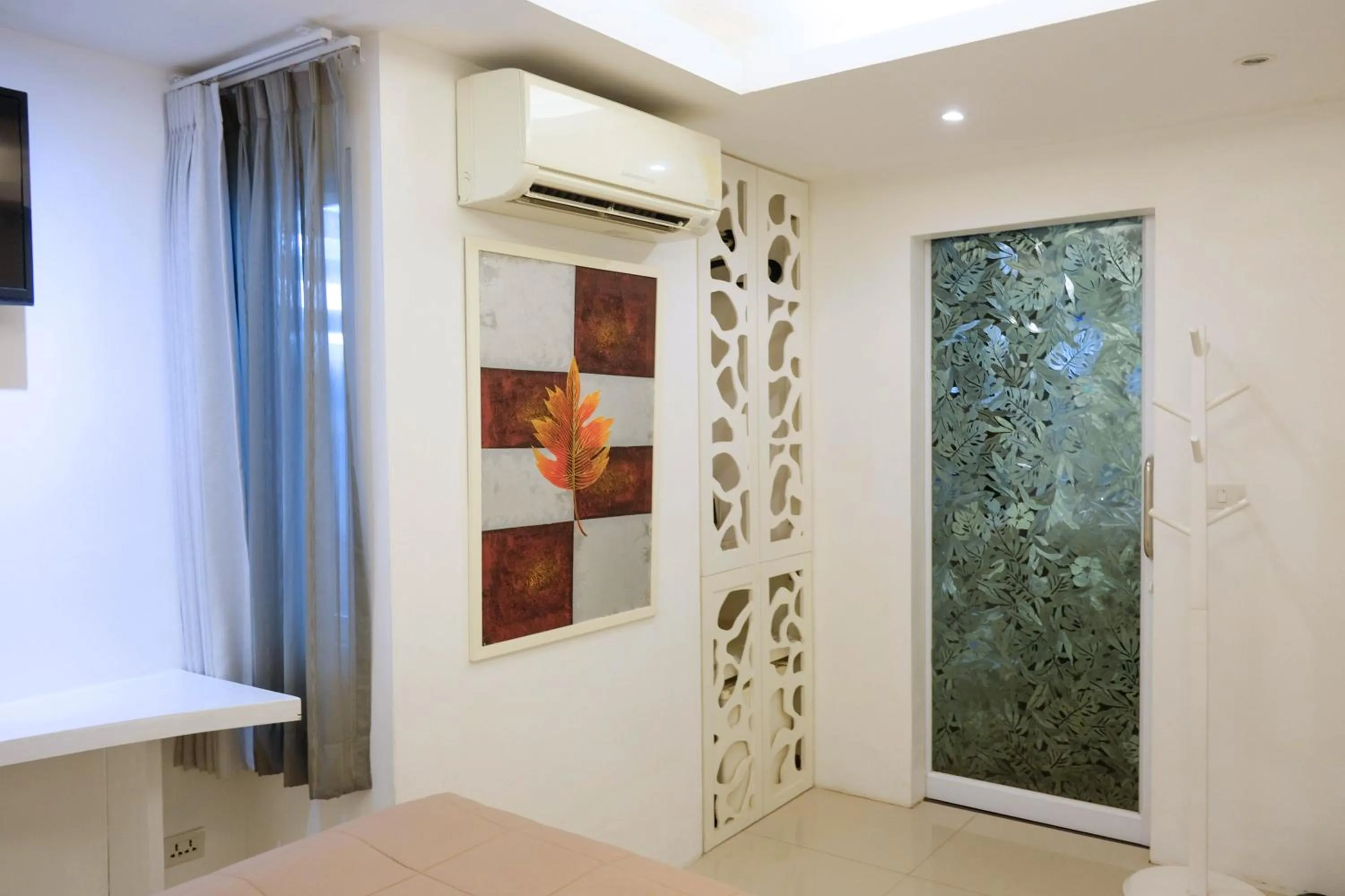 air conditioner in Baanpoon Apartment