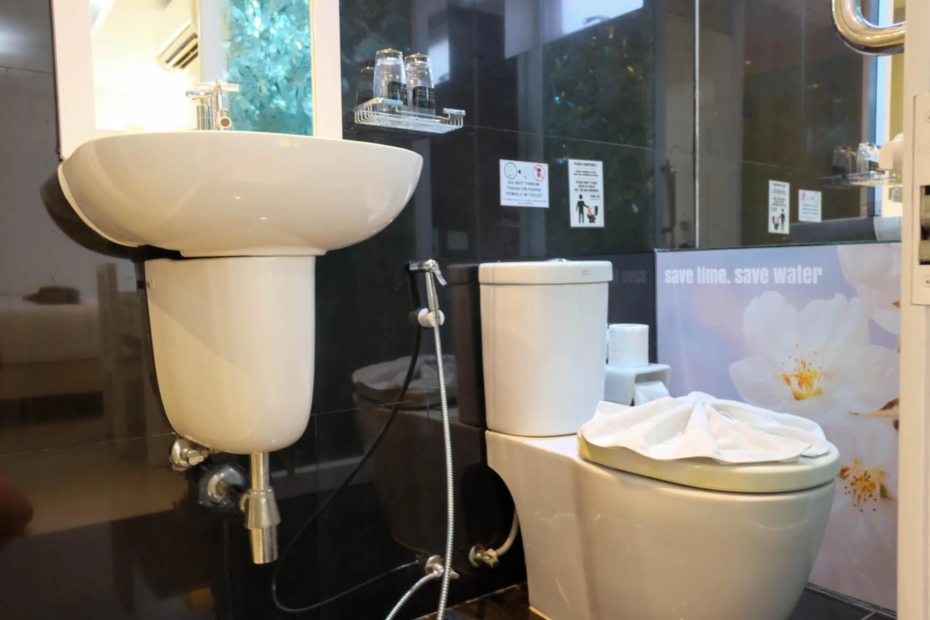 Bathroom in Baanpoon Apartment