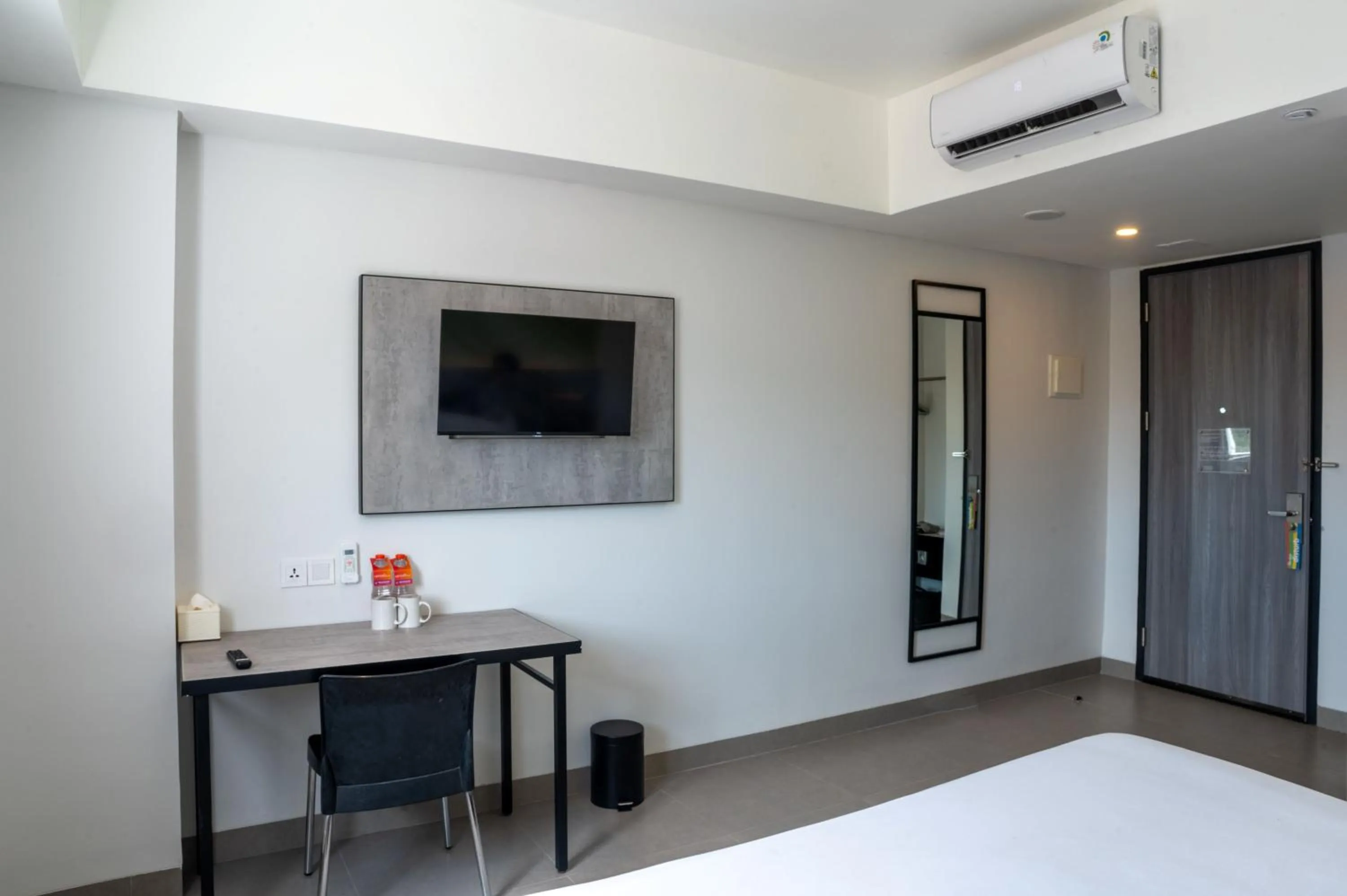 Bedroom, Bed in Amaris Hotel Gorontalo