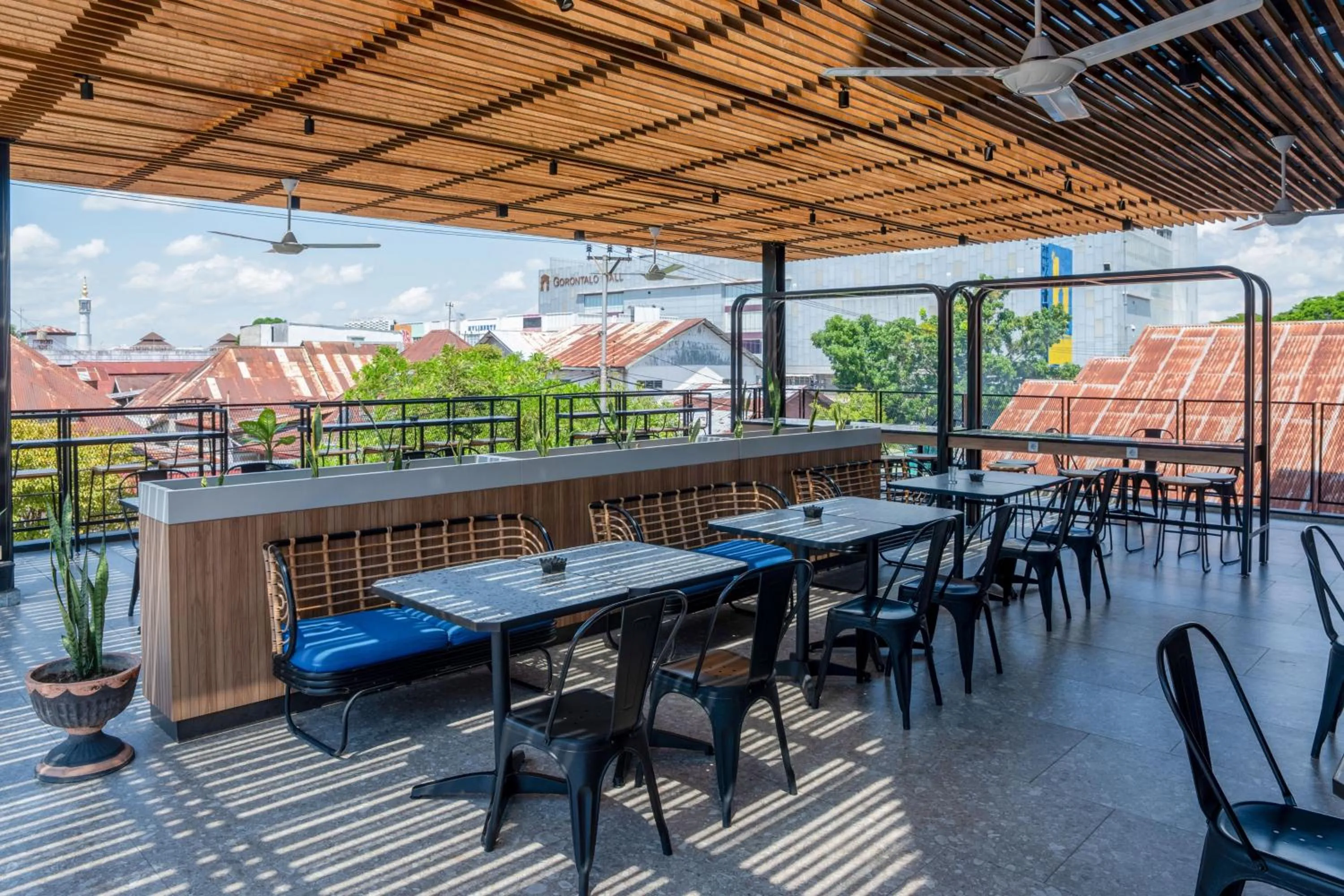 Restaurant/places to eat in Amaris Hotel Gorontalo