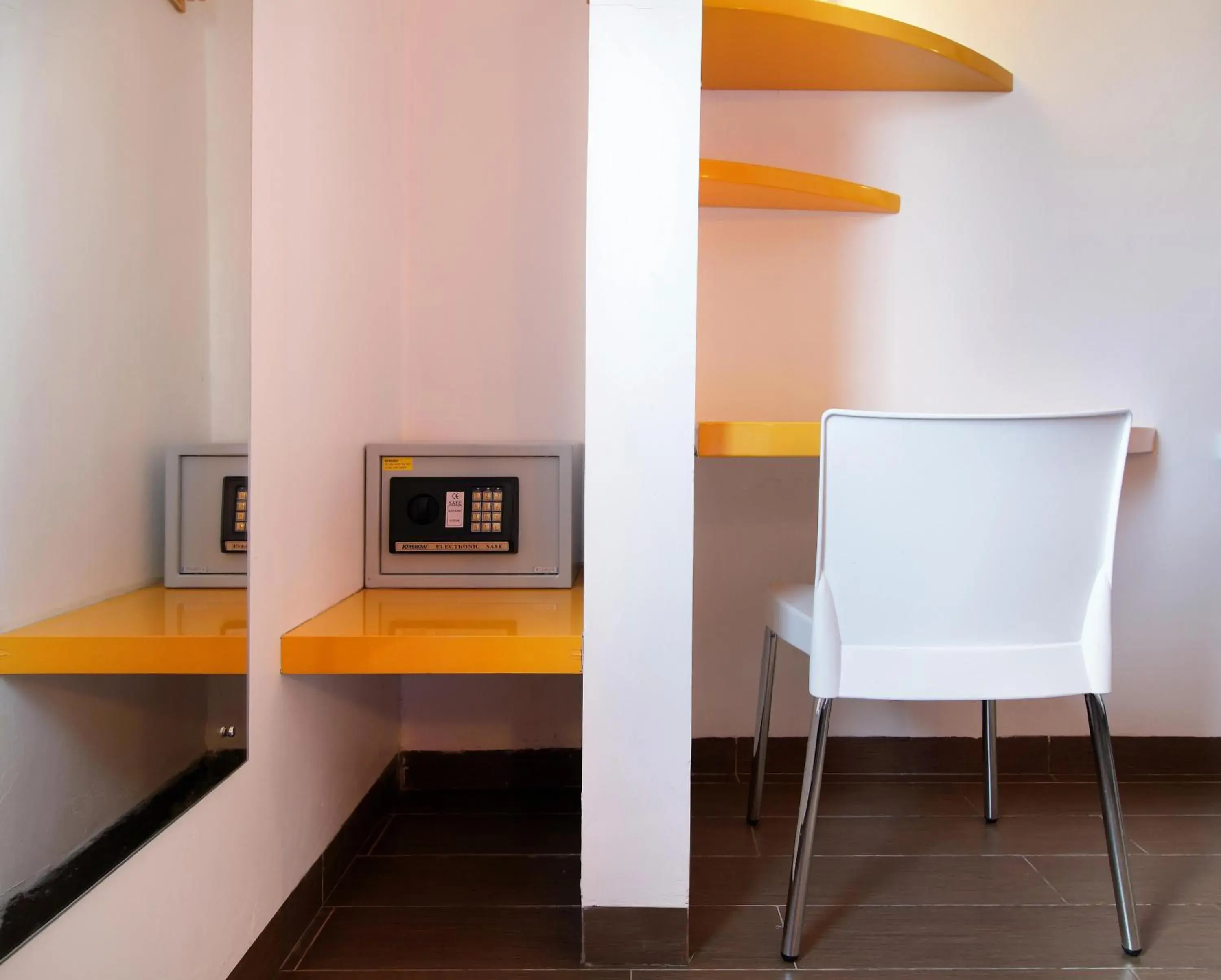 Smart Twin Room in Amaris Hotel Gorontalo Smart Twin Room in Amaris Hotel Gorontalo