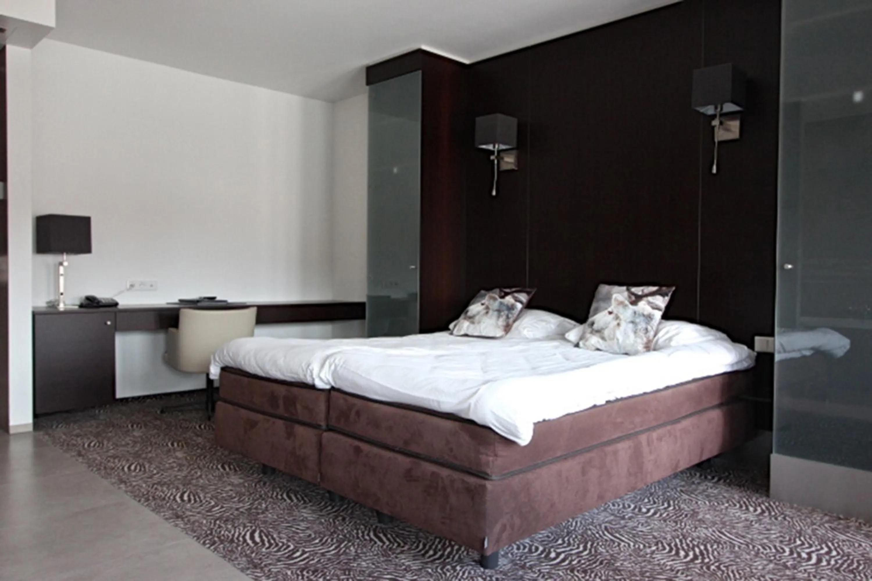 Bed in Golden Tulip West Ende