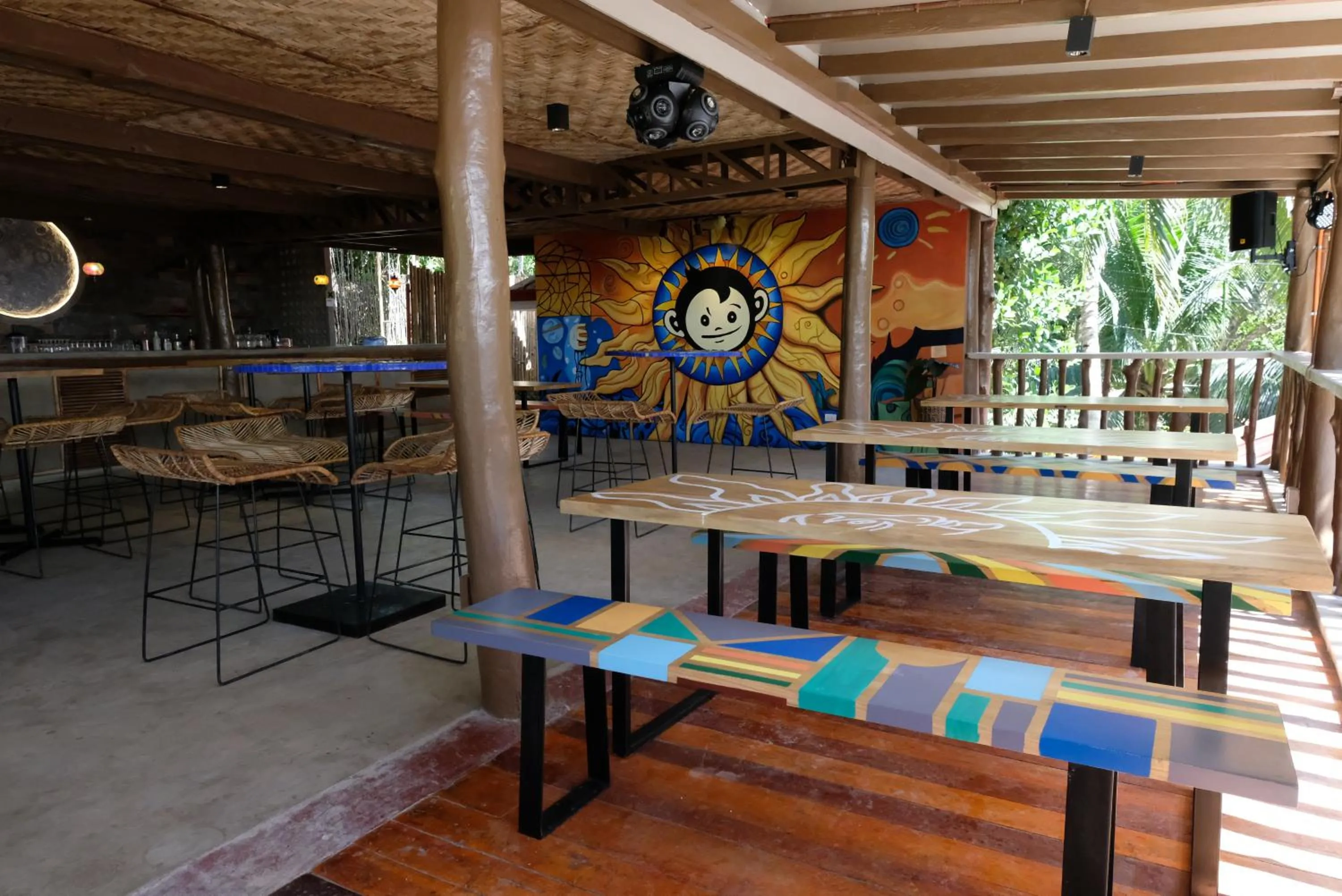 Restaurant/places to eat in Mad Monkey Siquijor