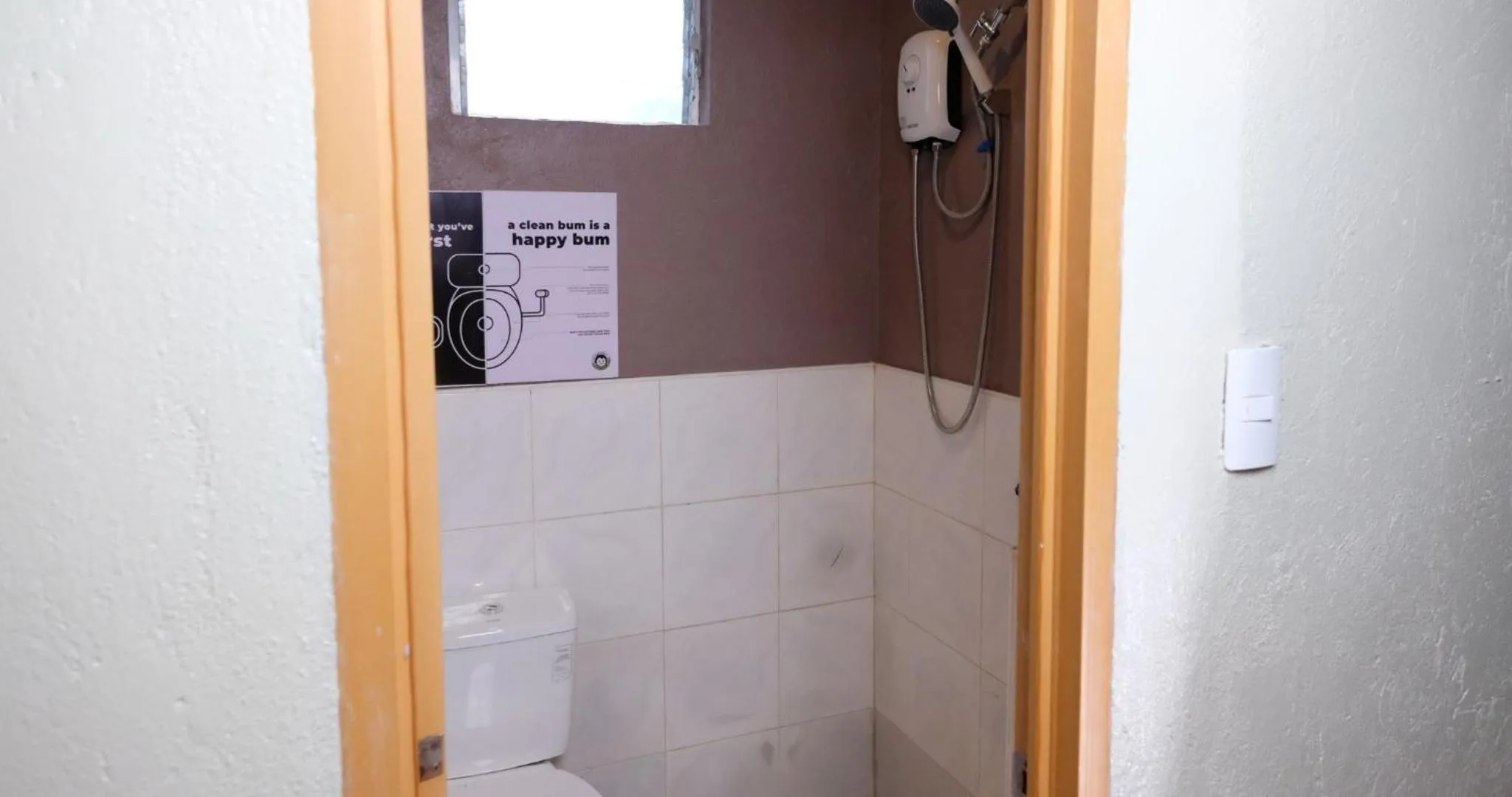 Toilet in Mad Monkey Siquijor