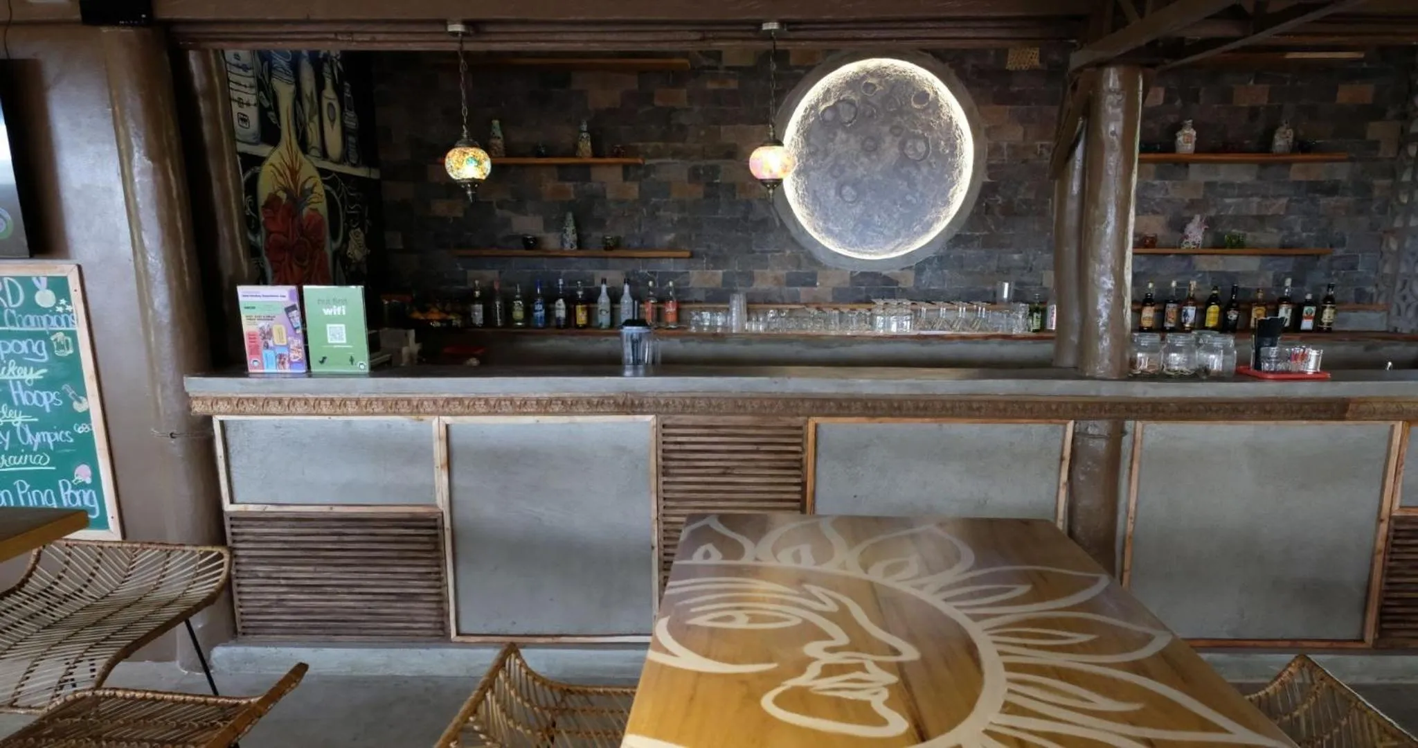 Lounge or bar in Mad Monkey Siquijor