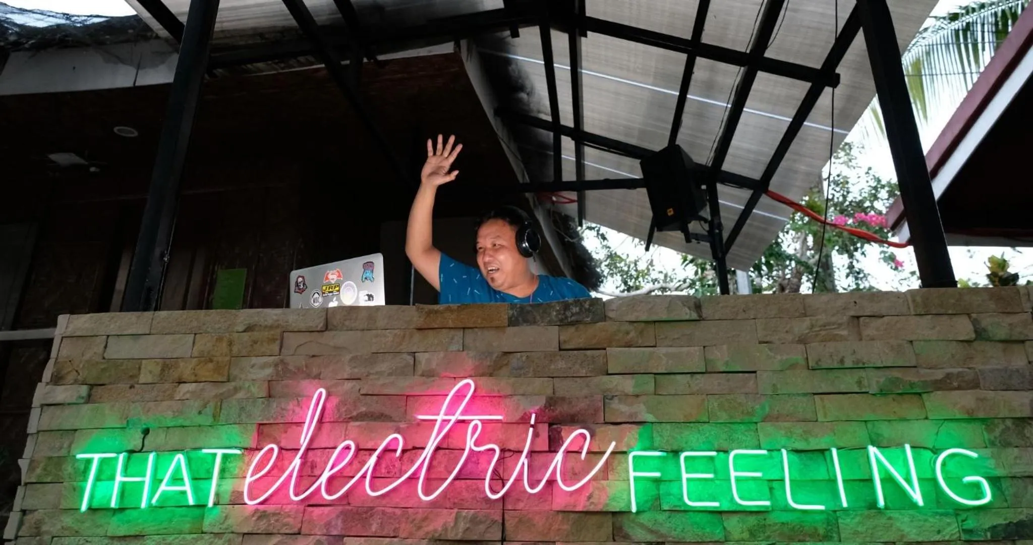 Lounge or bar in Mad Monkey Siquijor