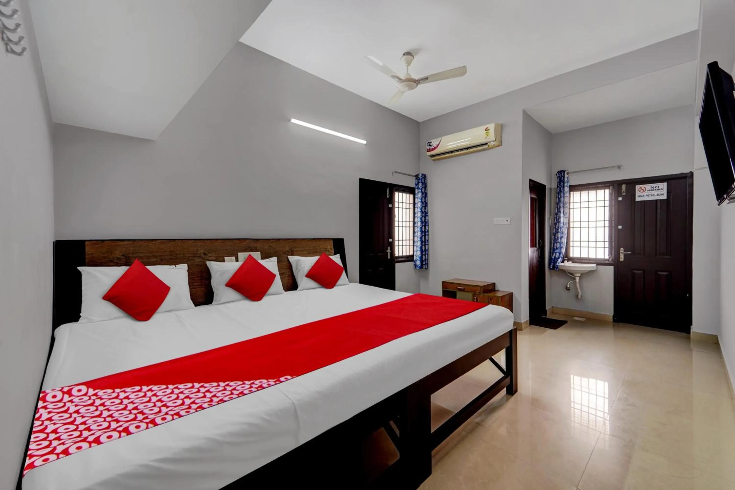 Bedroom, Bed in Hotel O Elite Residency