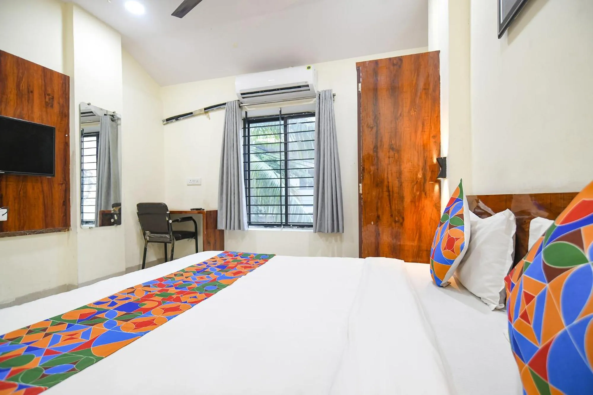 Bed in FabExpress Golden Sky