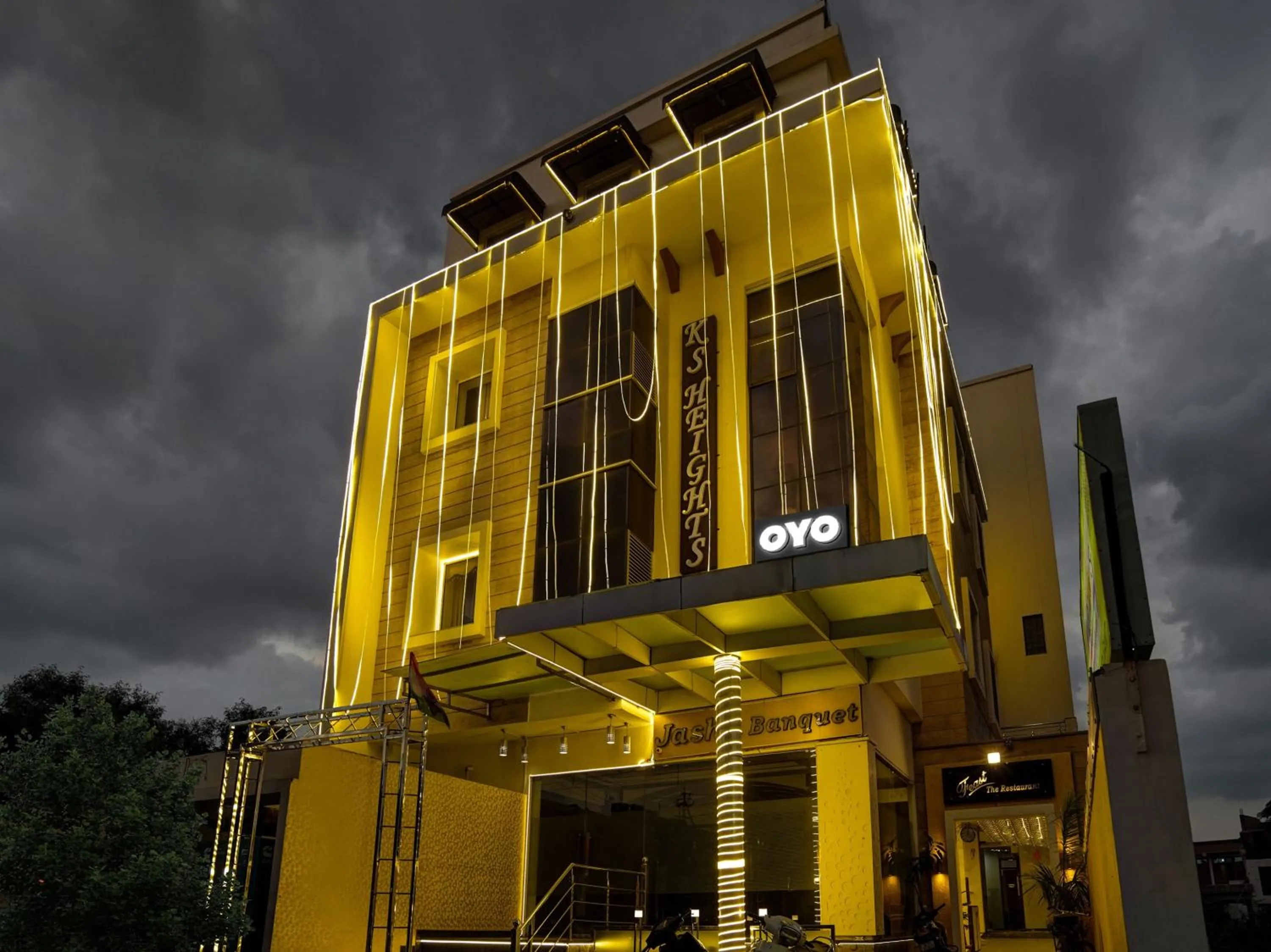 Facade/entrance in Townhouse MNG Platinum