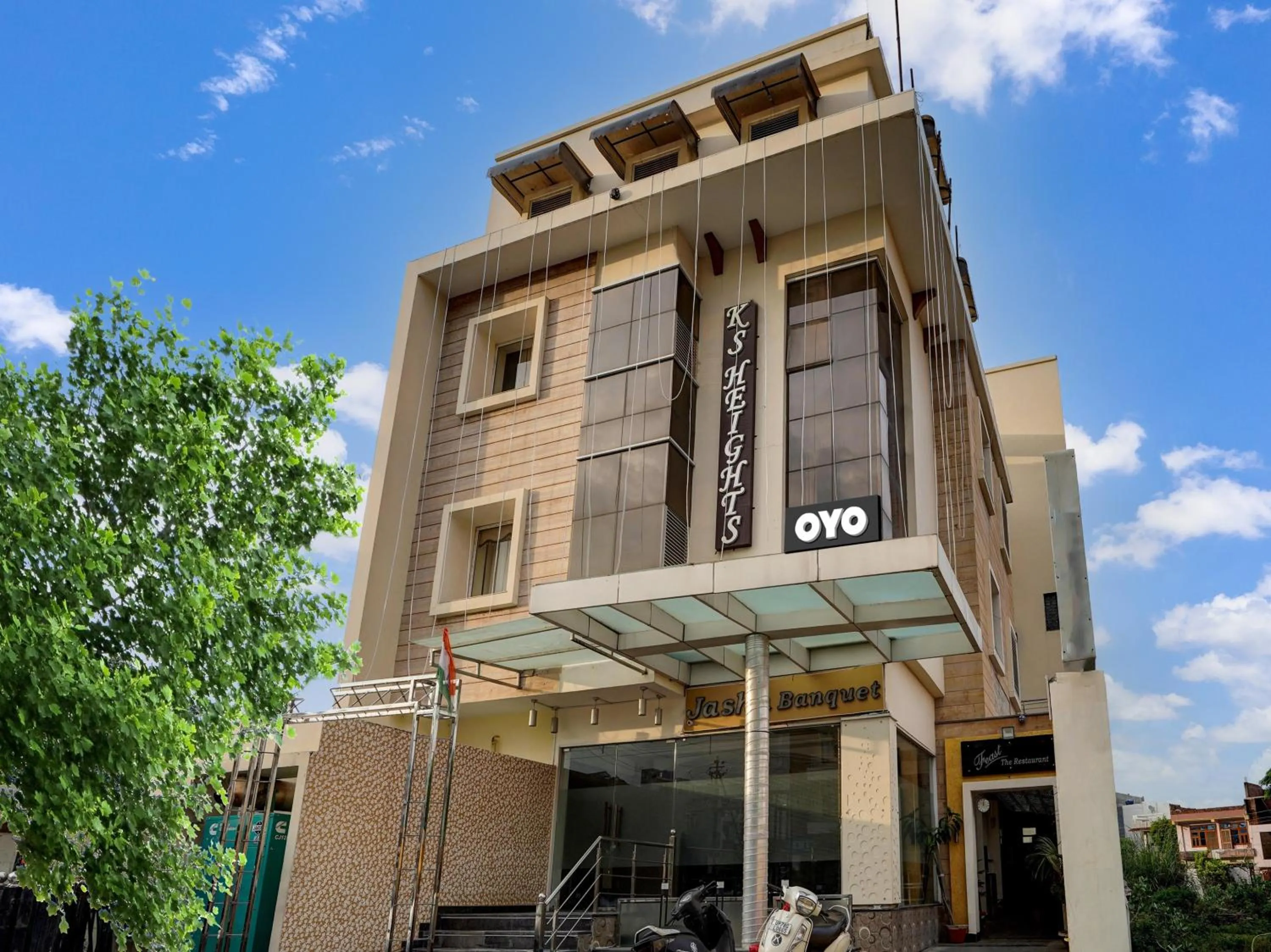 Facade/entrance in Townhouse MNG Platinum