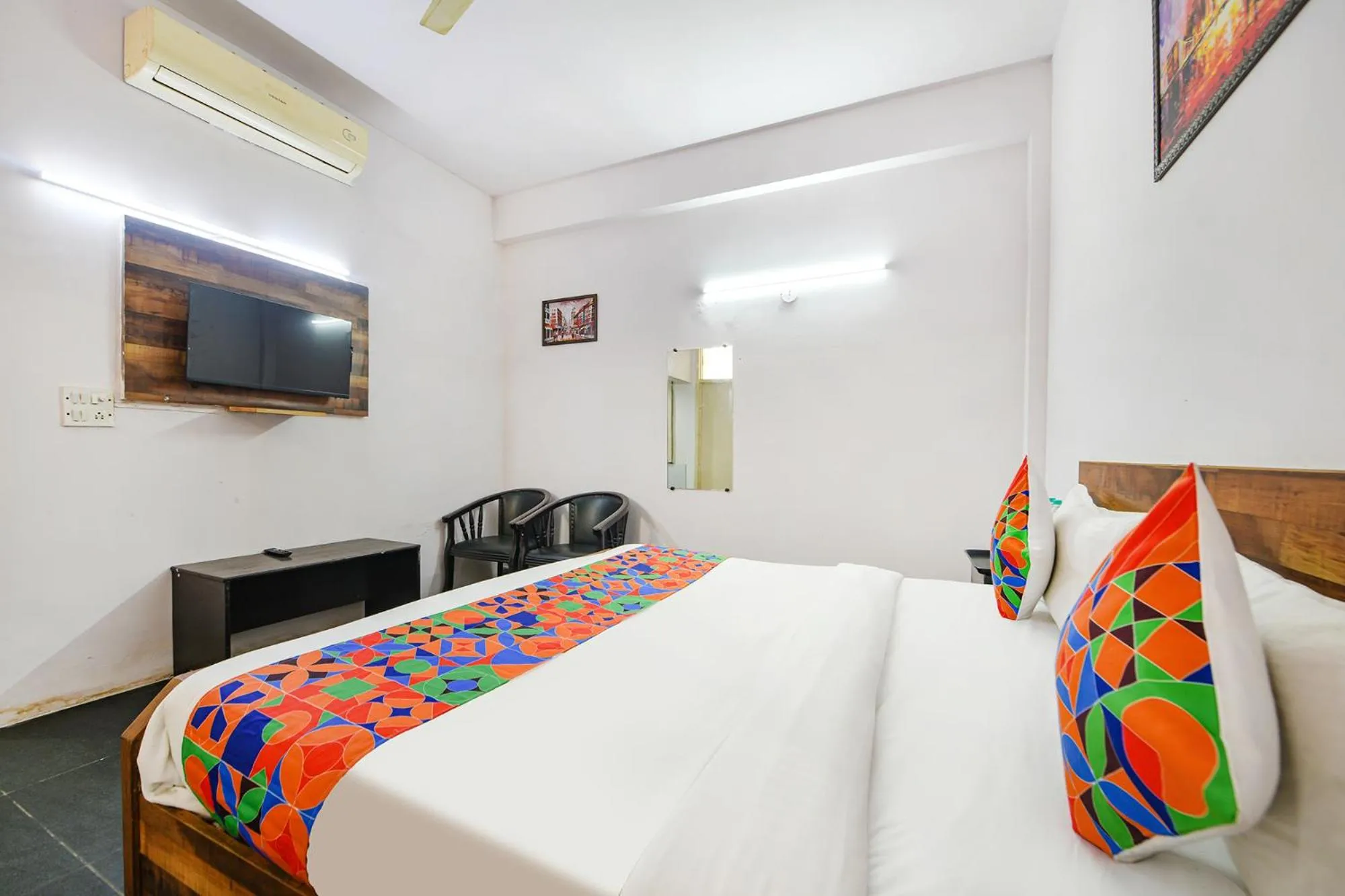 Bed in FabHotel Luxury Retreat