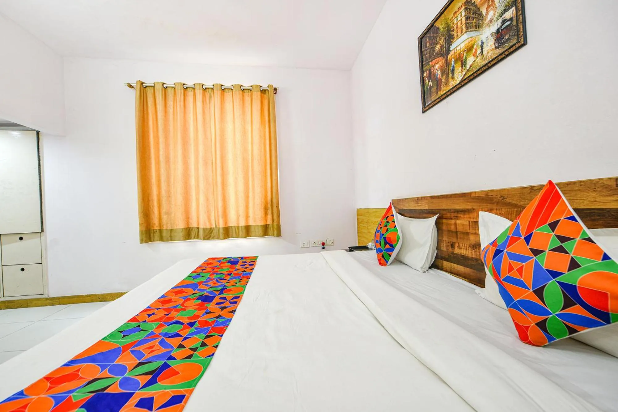 Bed in FabHotel Luxury Retreat