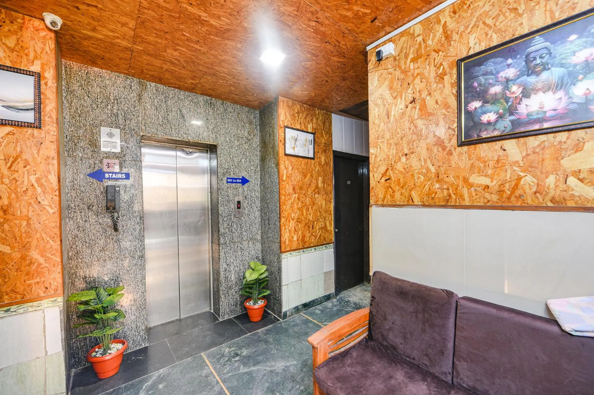 Lobby or reception in FabHotel Luxury Retreat