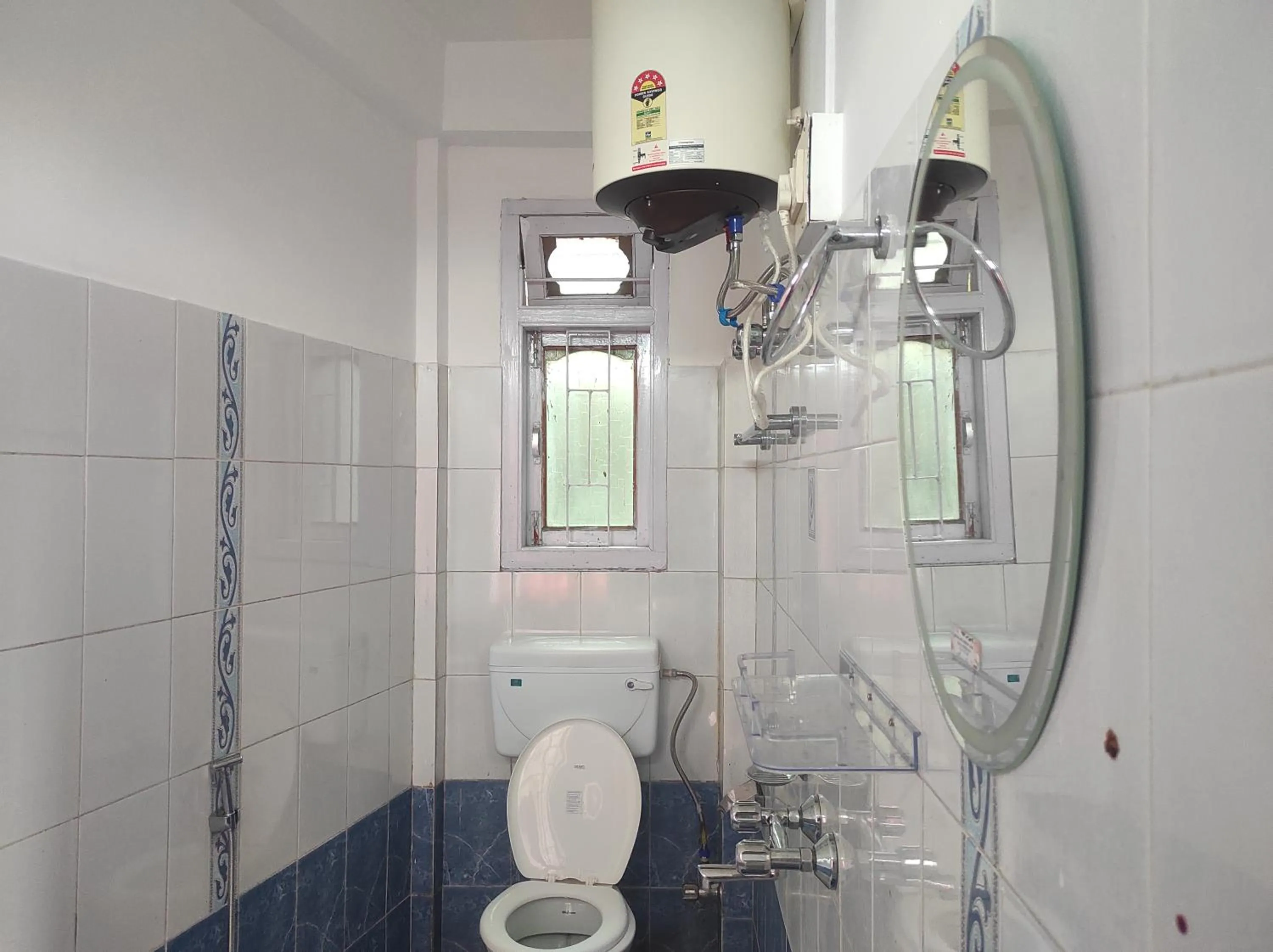 Shower in Hotel Tawang Regency