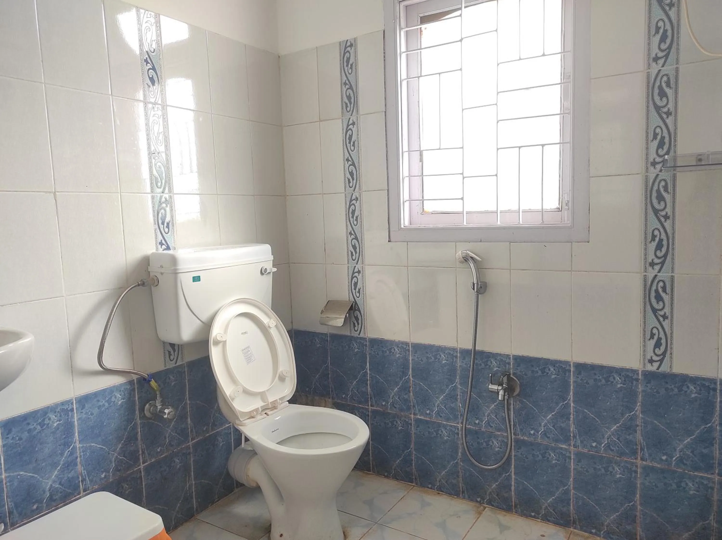 Shower in Hotel Tawang Regency