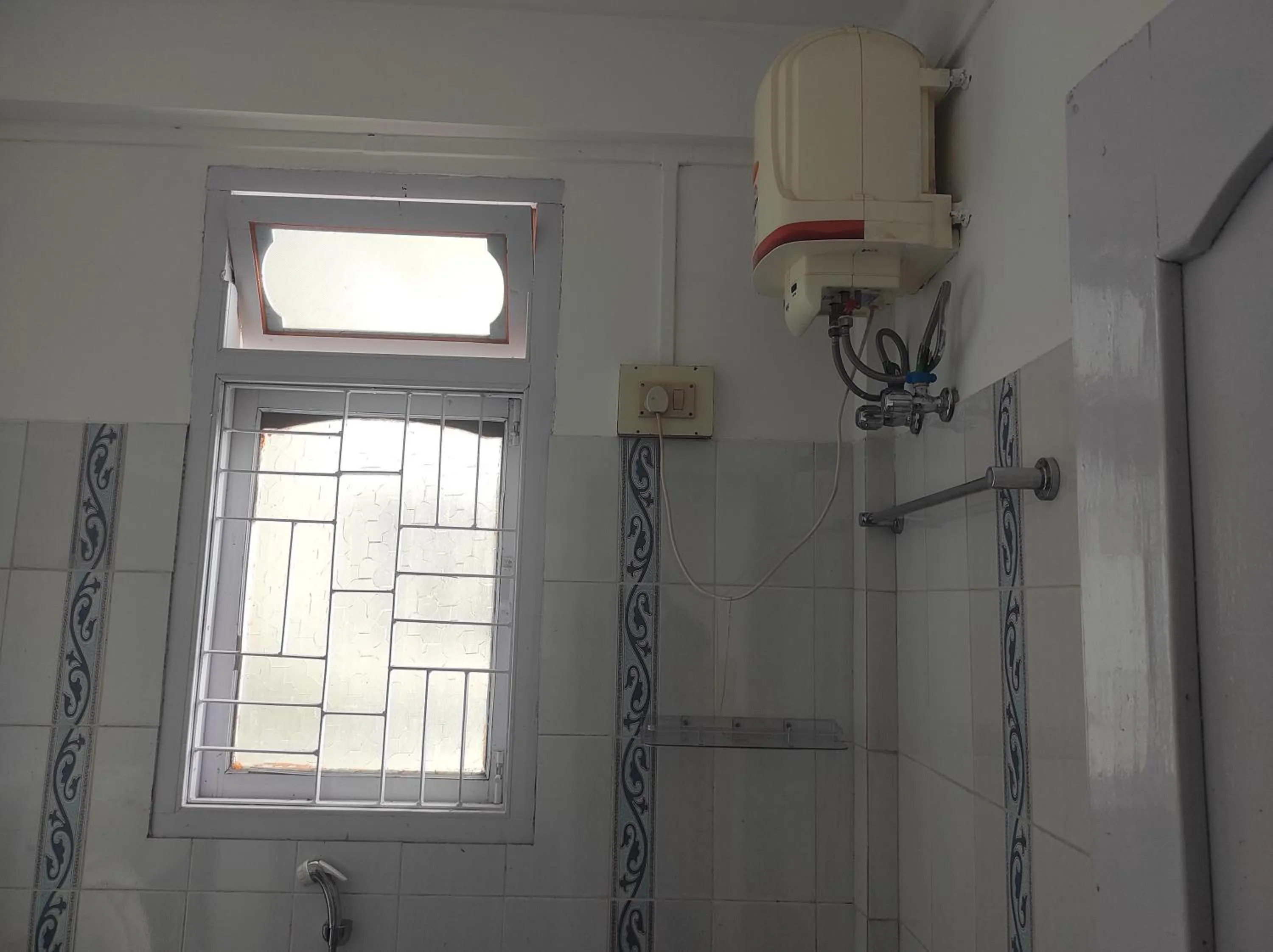 Shower in Hotel Tawang Regency