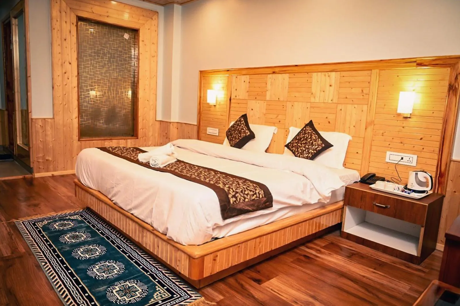 Bedroom in OLD MANALI RETREAT