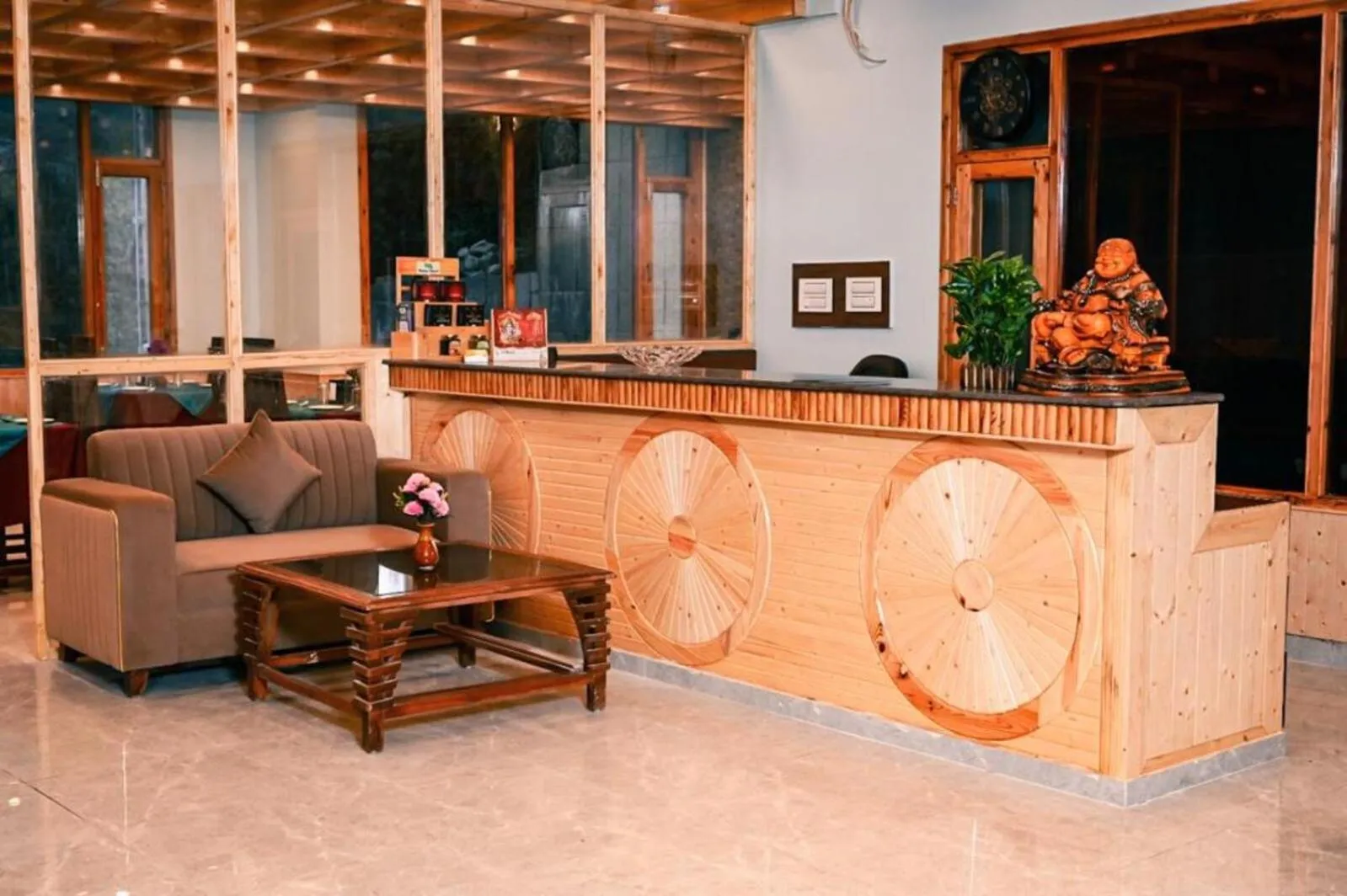 Lobby or reception in OLD MANALI RETREAT