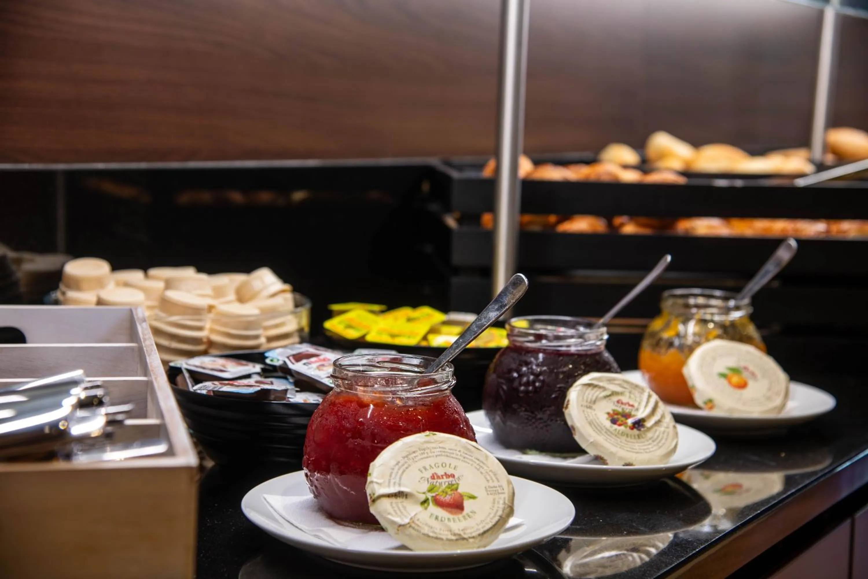 Breakfast in Best Western Conference Airporthotel Frankfurt Mörfelden