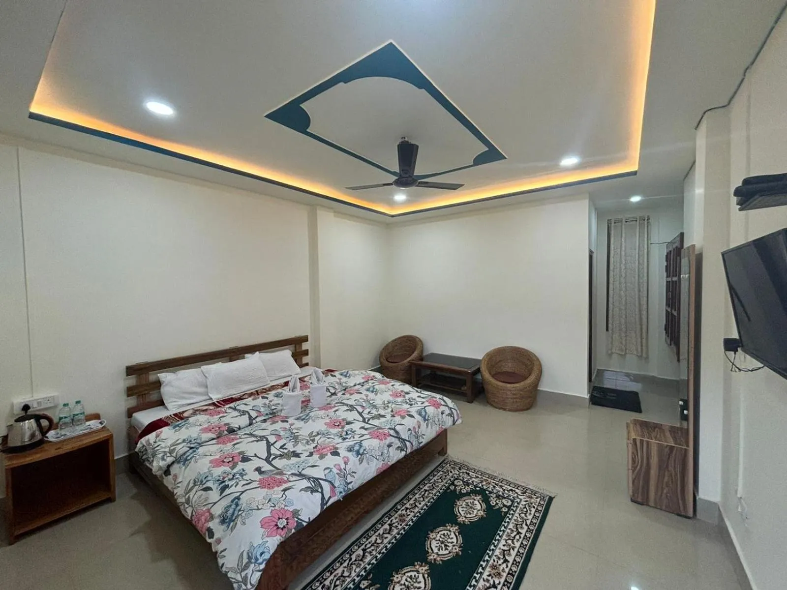 Bed in Wangdi Residency