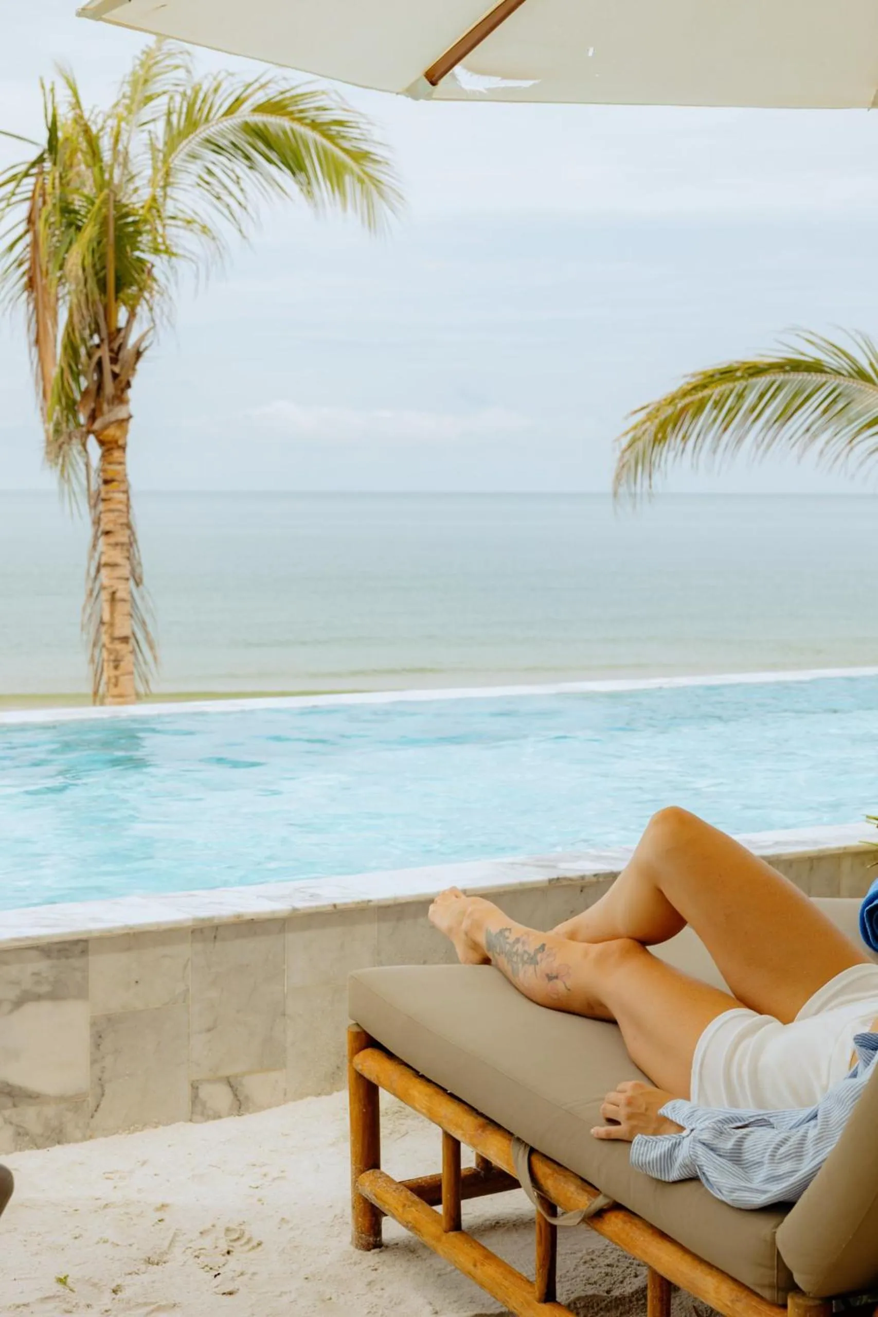 Swimming pool in Elite Atoll Beachfront Hotel