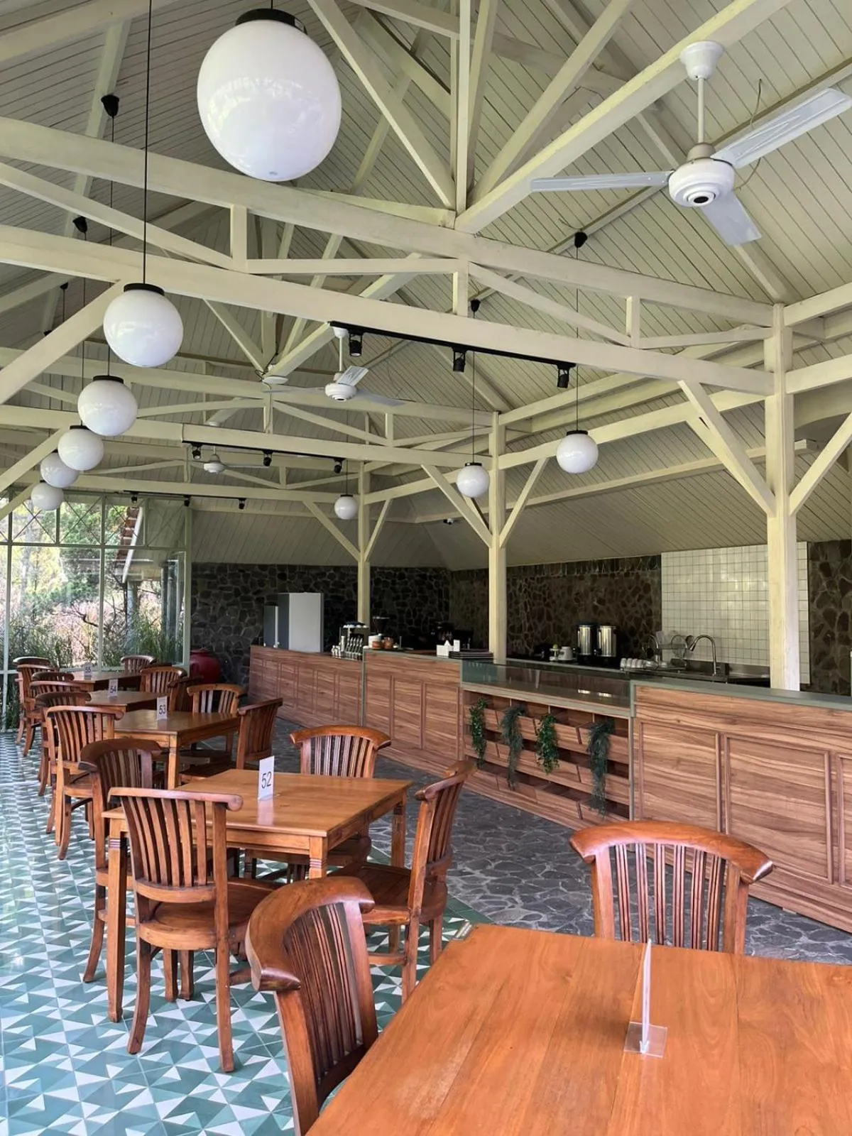 Restaurant/places to eat in Hotel Grand Panorama Lembang