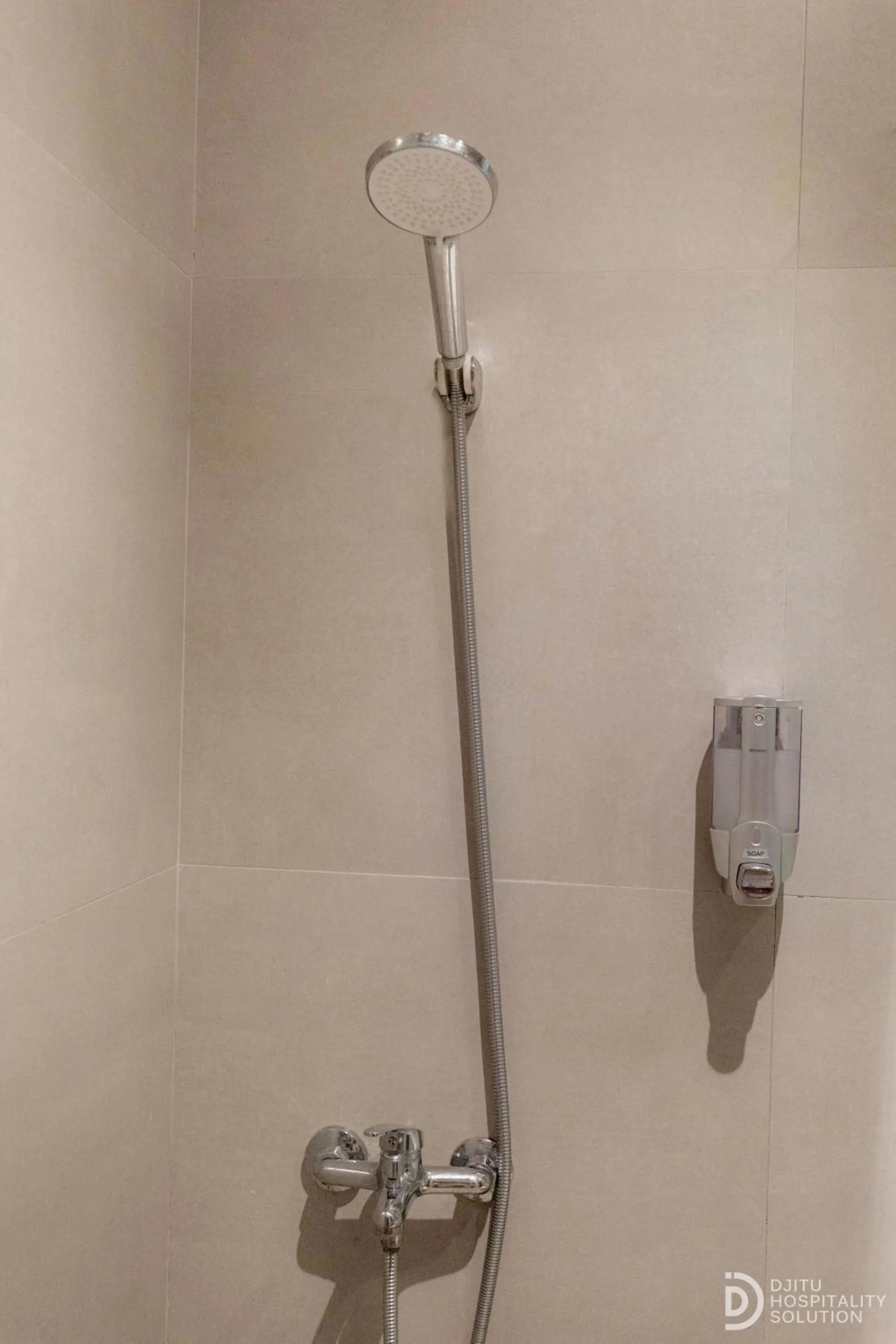 Shower in Hotel Grand Panorama Lembang