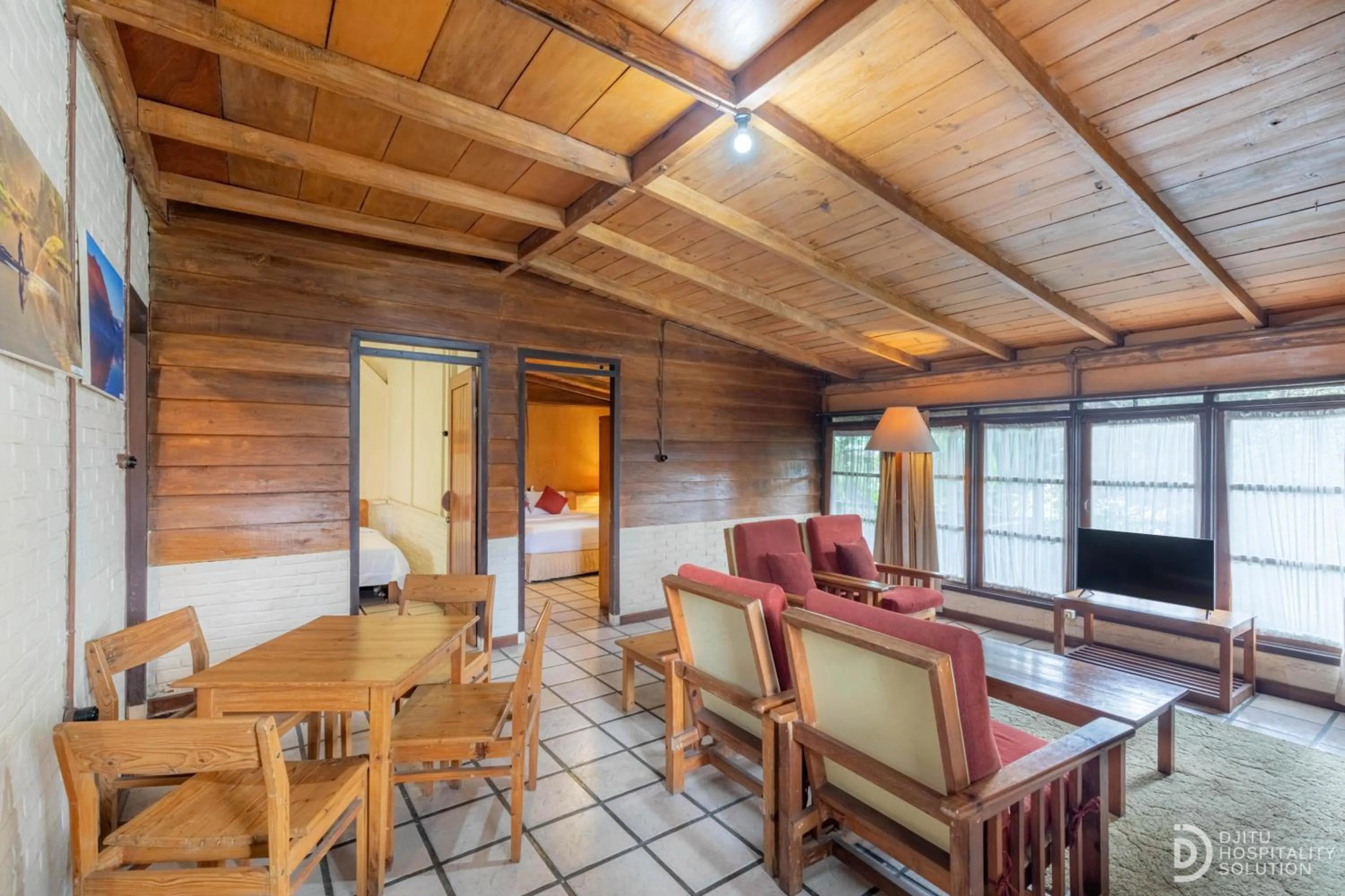 Communal lounge/ TV room in Hotel Grand Panorama Lembang