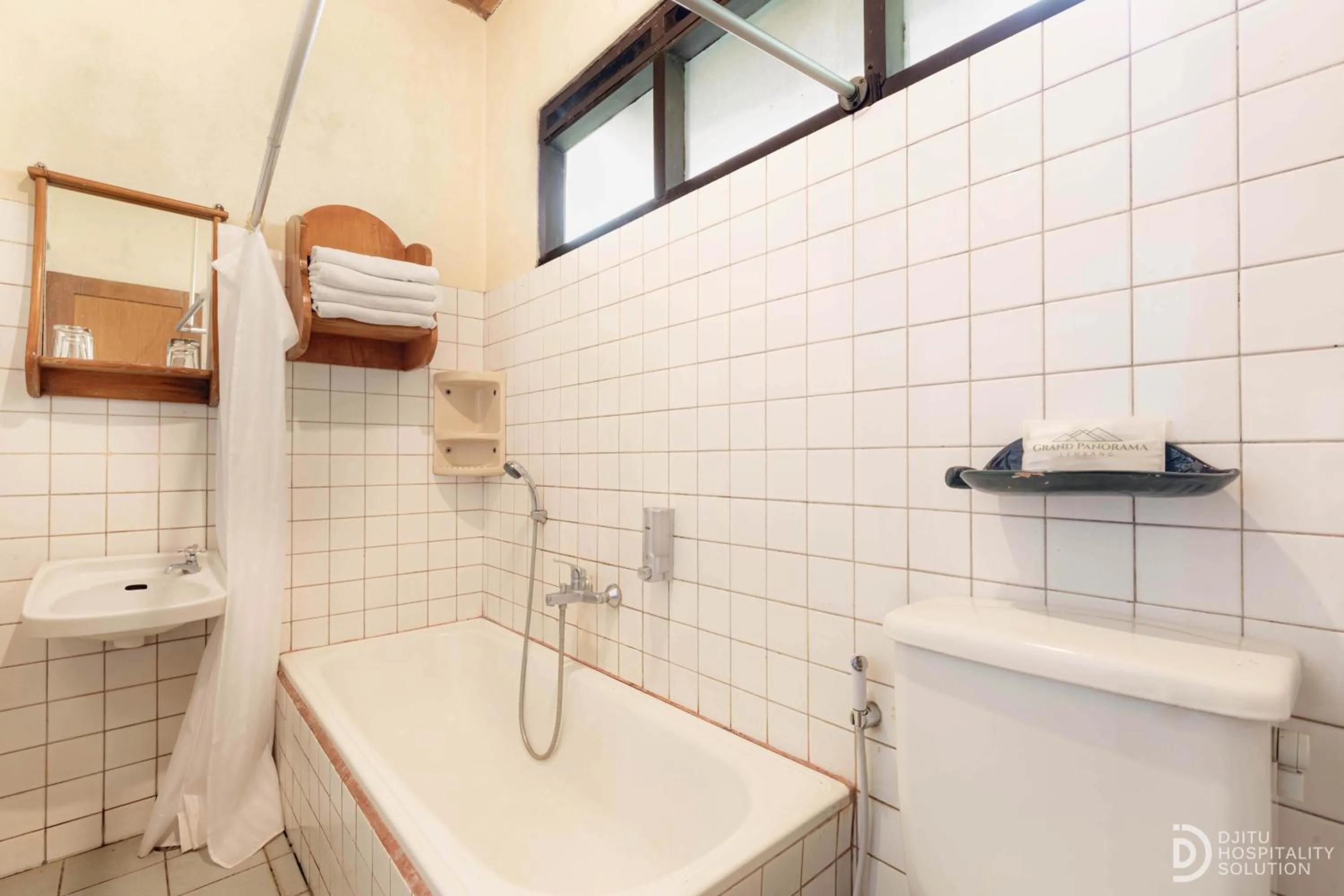 Bath in Hotel Grand Panorama Lembang