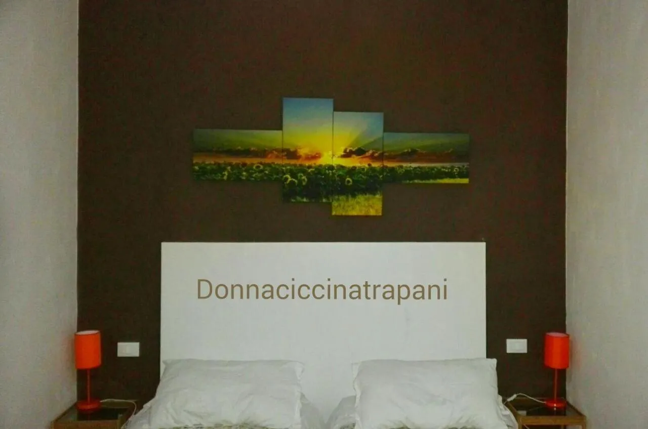 Photo of the whole room, Bed in Donnaciccinatrapani