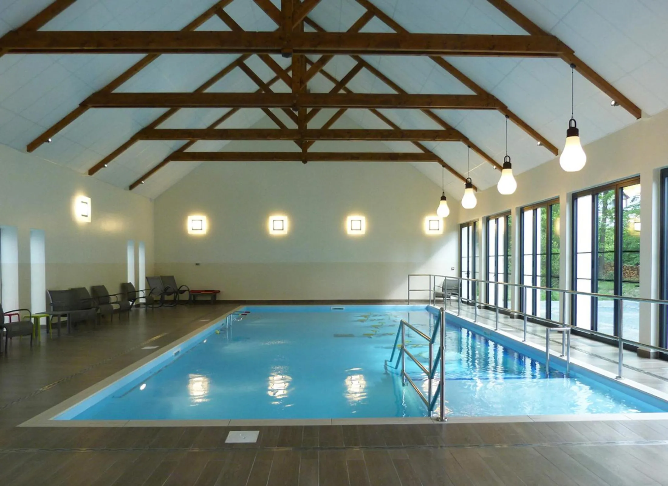 Swimming pool in Loire & Sens