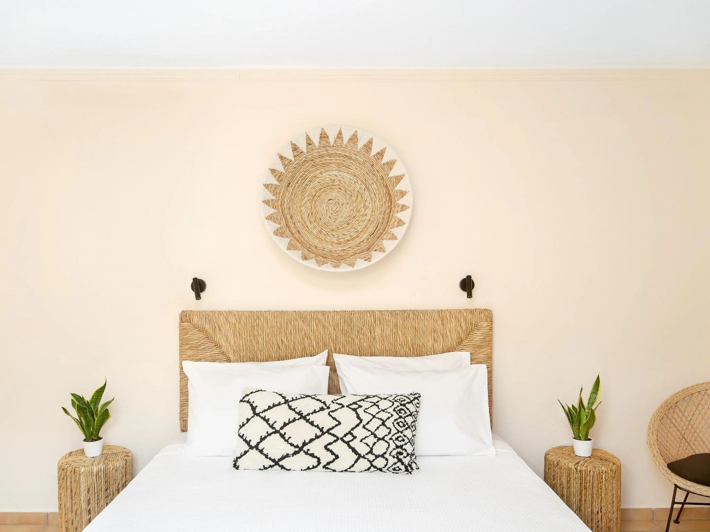 Bed in Grecotel Casa Paradiso