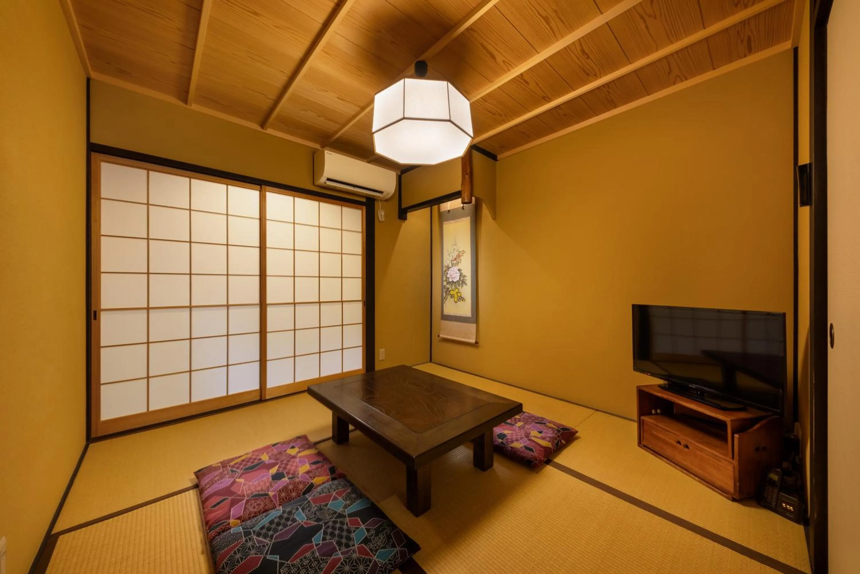 TV and multimedia in Kanade Sanjusangendo