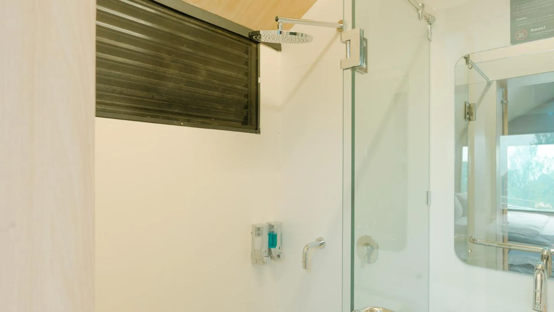 Bobocabin The Tavia, Puncak