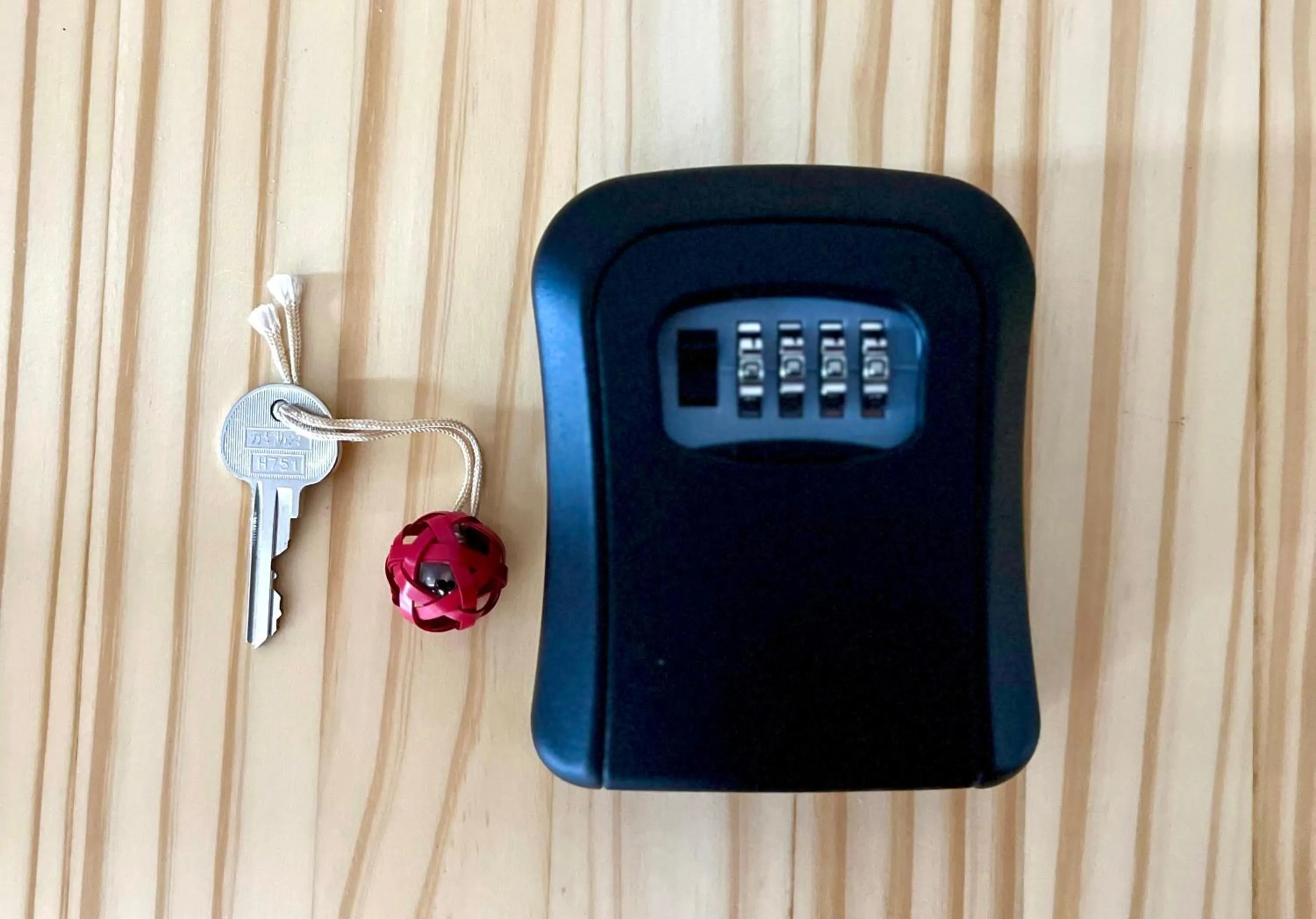 Facade/entrance in ᛃ 眠りの癒 ᛃ Cozy Apt In The Heart of Beppu 201