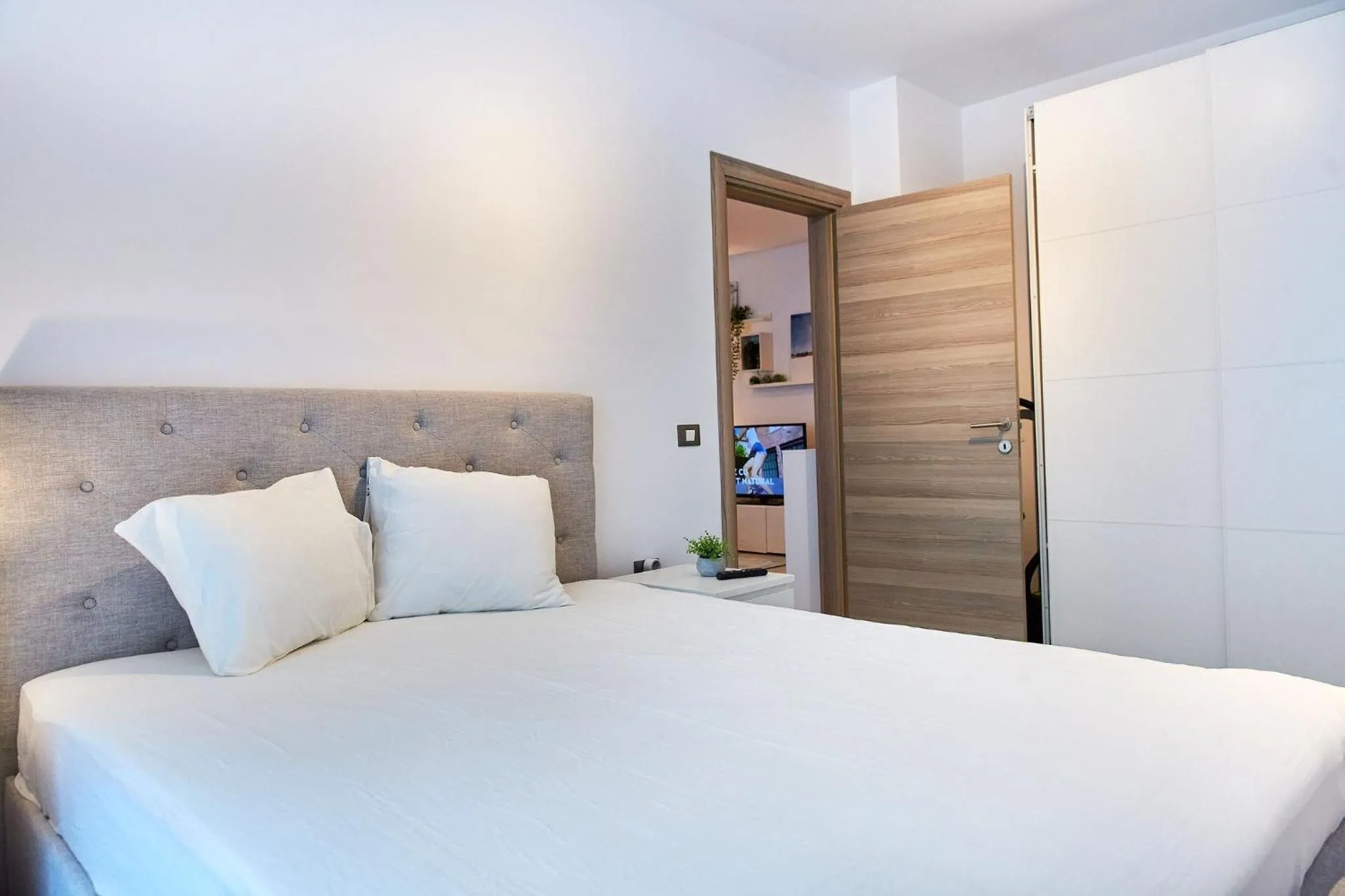 Bed in Luxuri by Alz