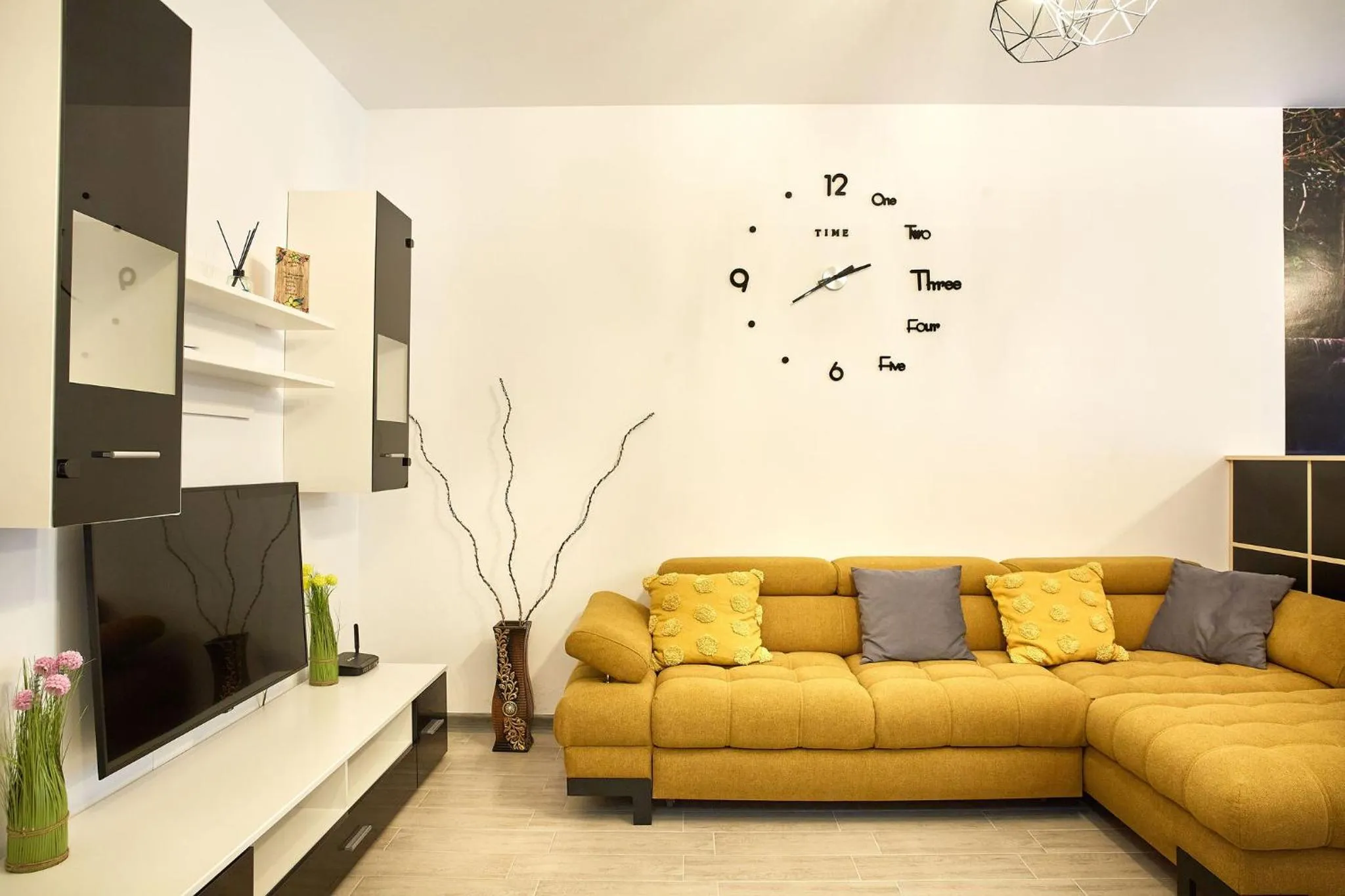 TV and multimedia in Luxuri by Alz