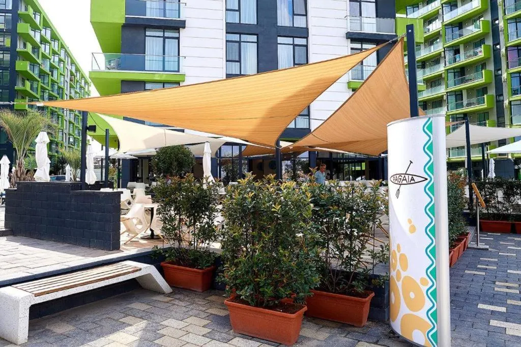 Property building in Luxuri by Alz