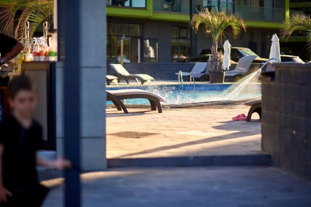 Property building in Luxuri by Alz