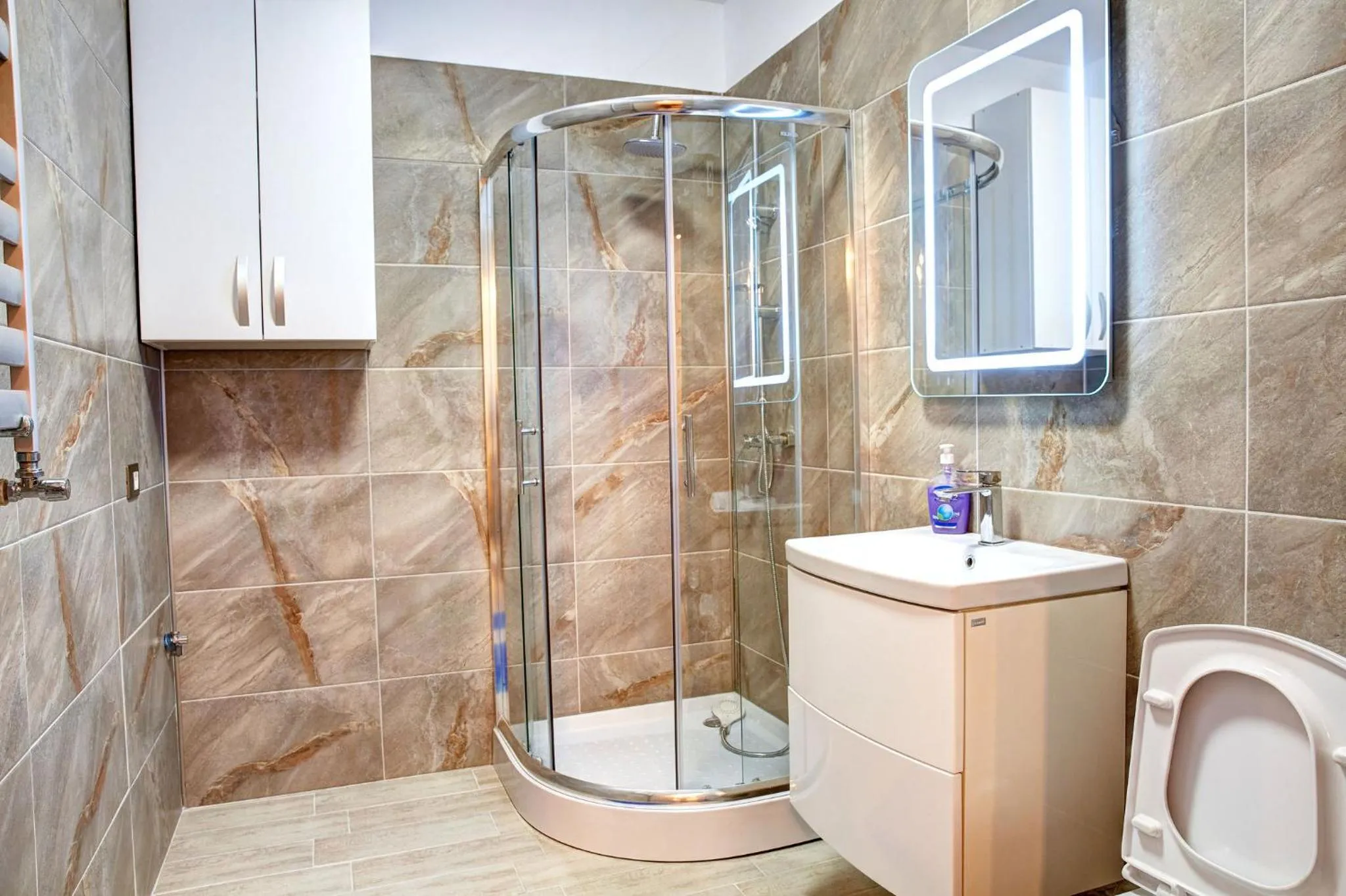 Shower in Luxuri by Alz