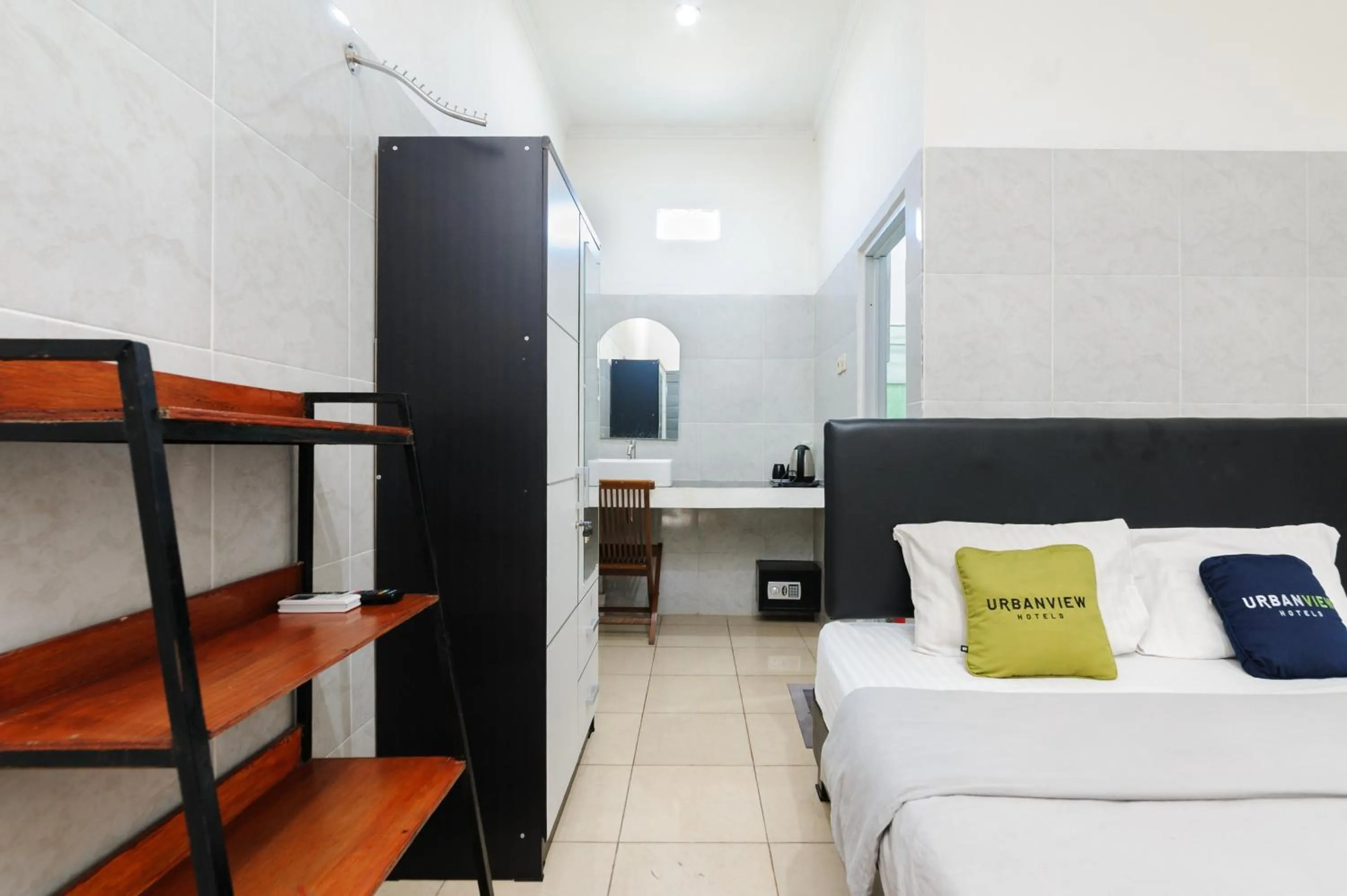 Bedroom, Bed in Urbanview Ava Guest House Goa Gong