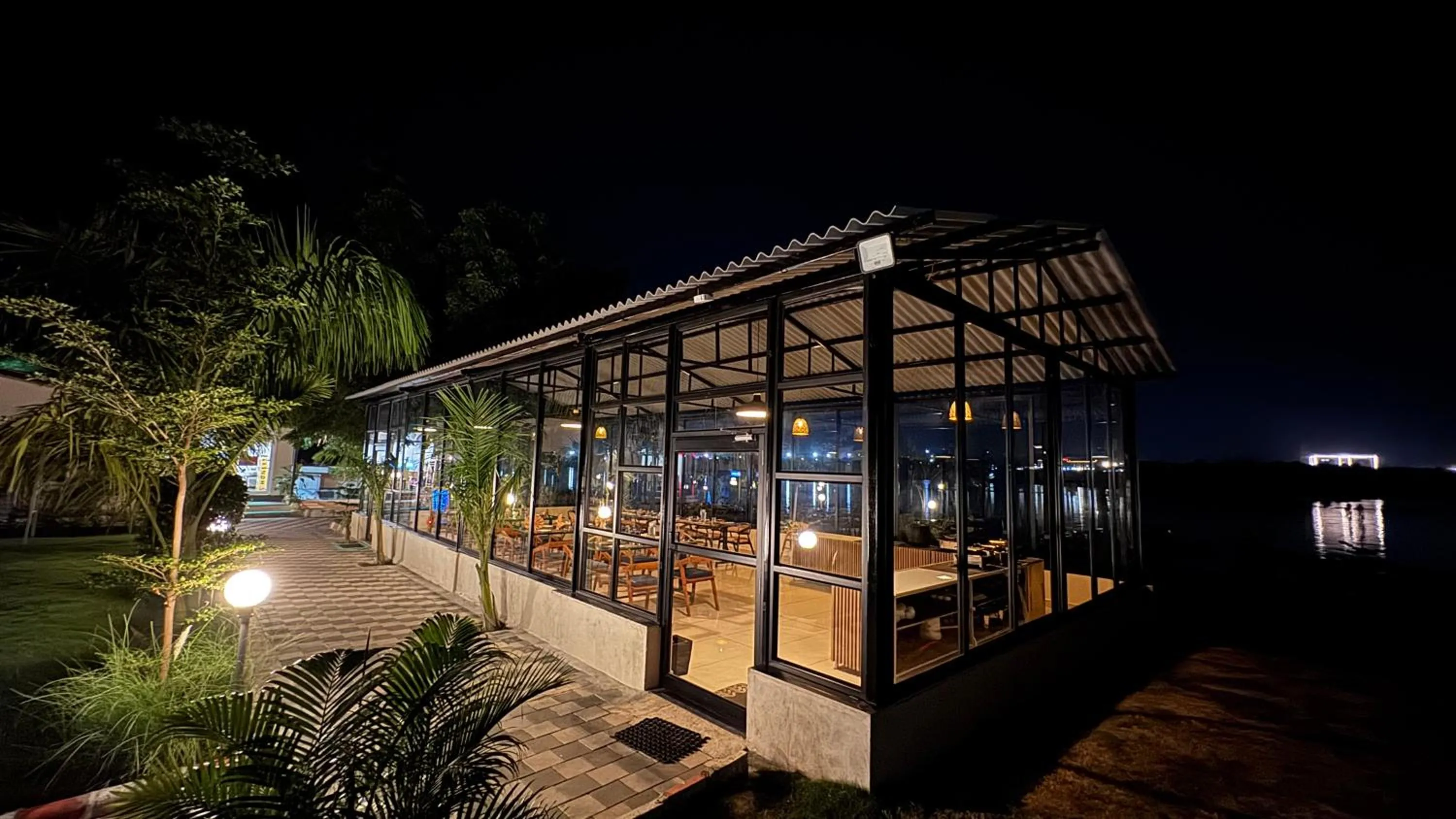 Restaurant/places to eat in RiverView Tent Resort