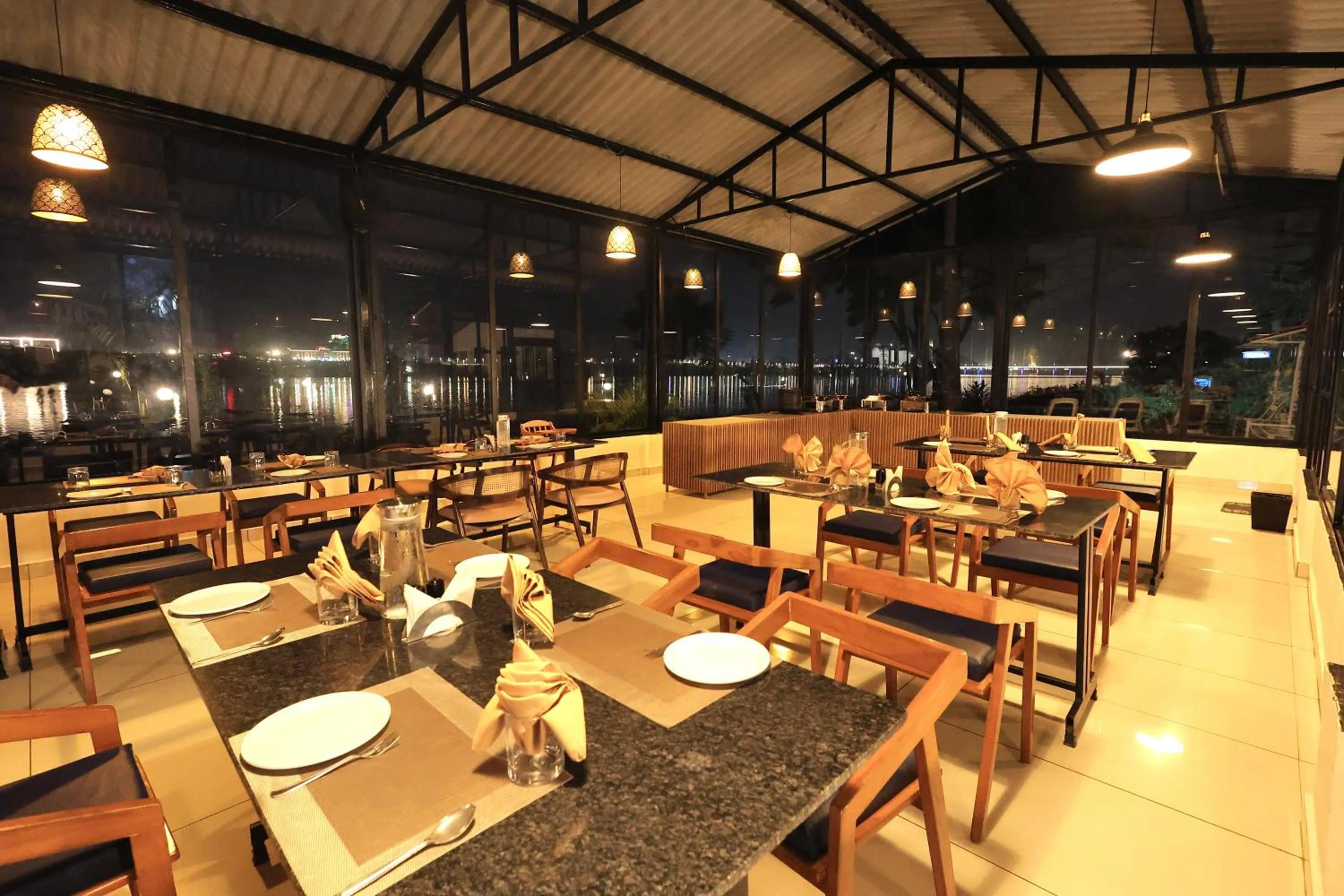 Restaurant/places to eat in RiverView Tent Resort