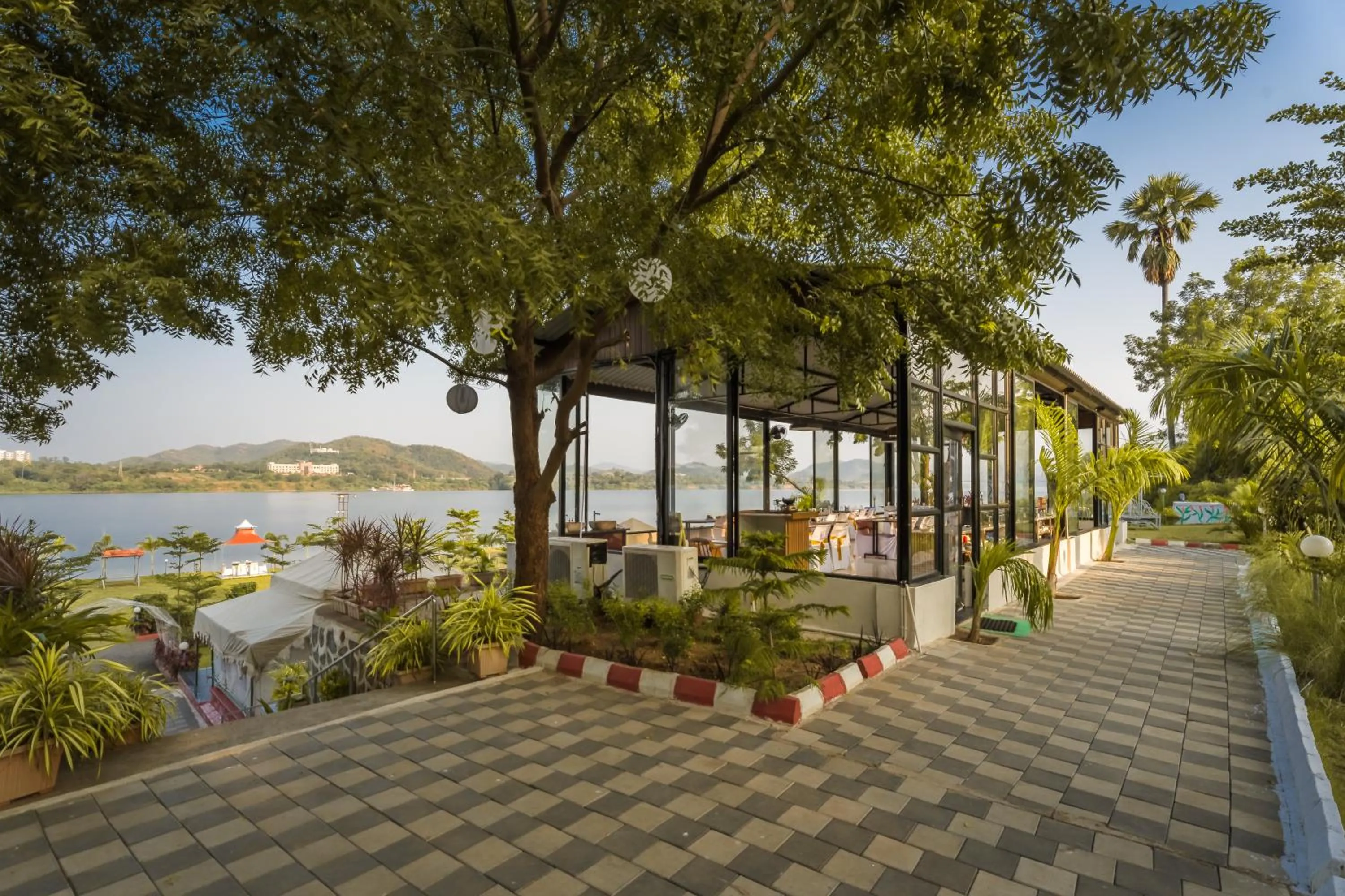 Restaurant/places to eat in RiverView Tent Resort