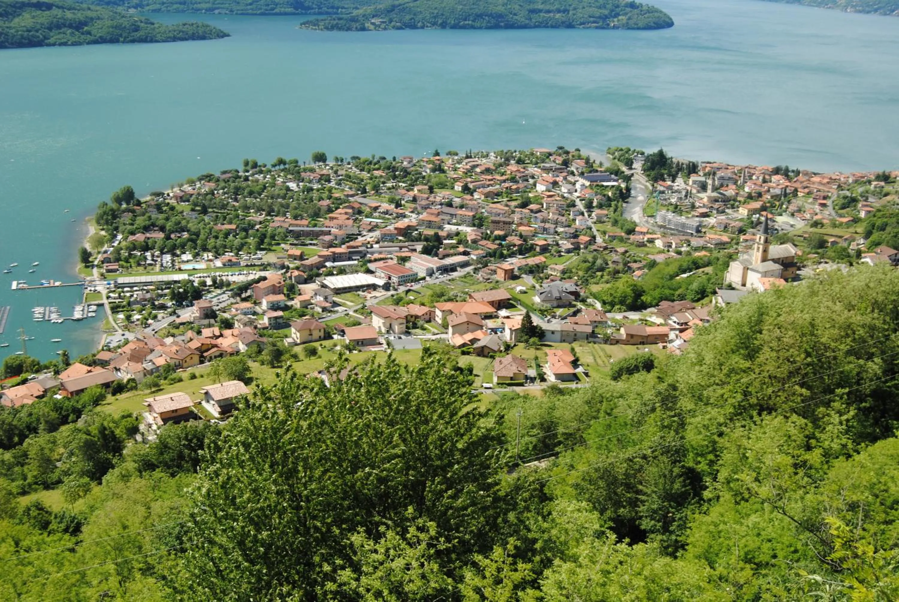 Area and facilities in Lakeside Holiday Resort