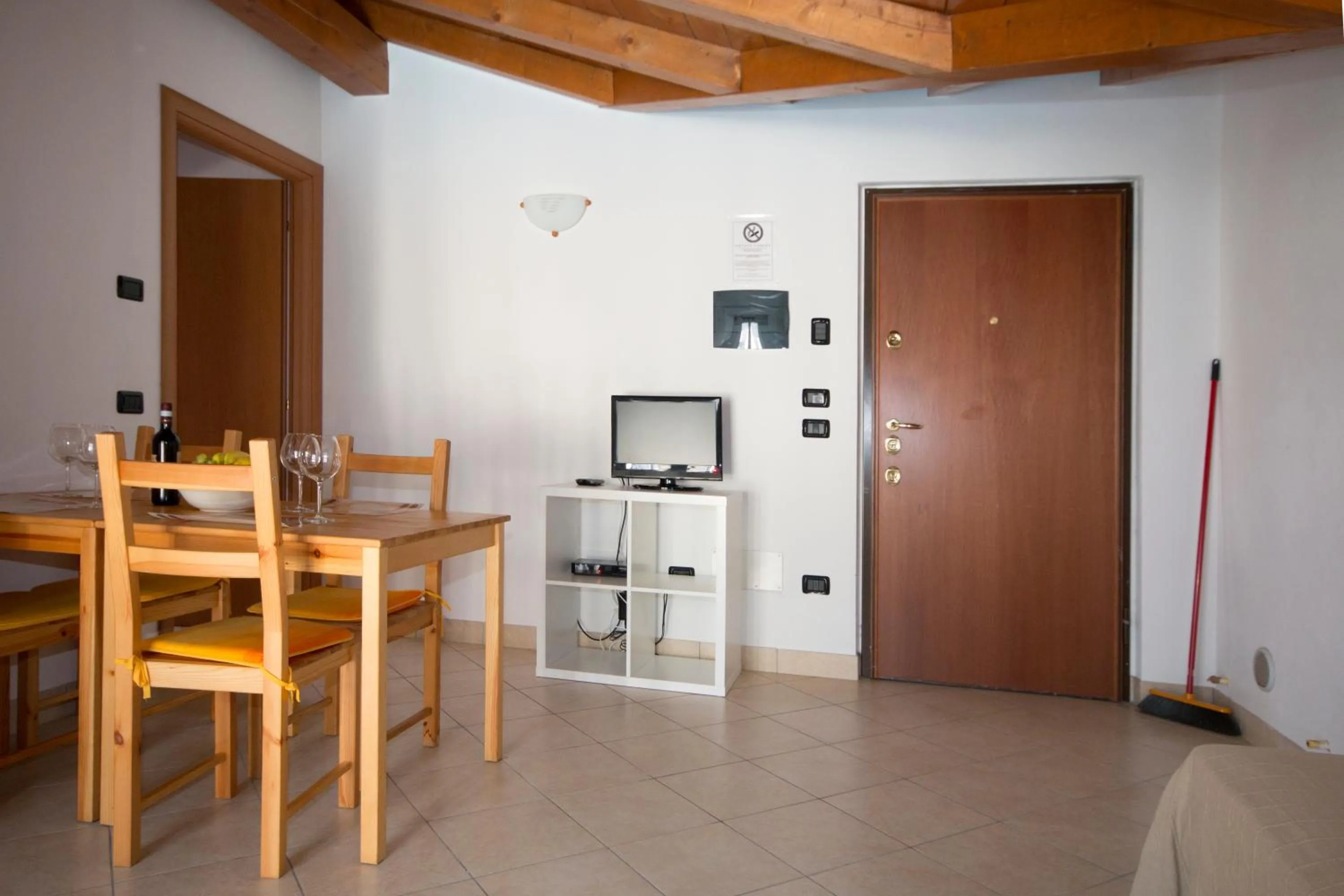 TV and multimedia in Lakeside Holiday Resort