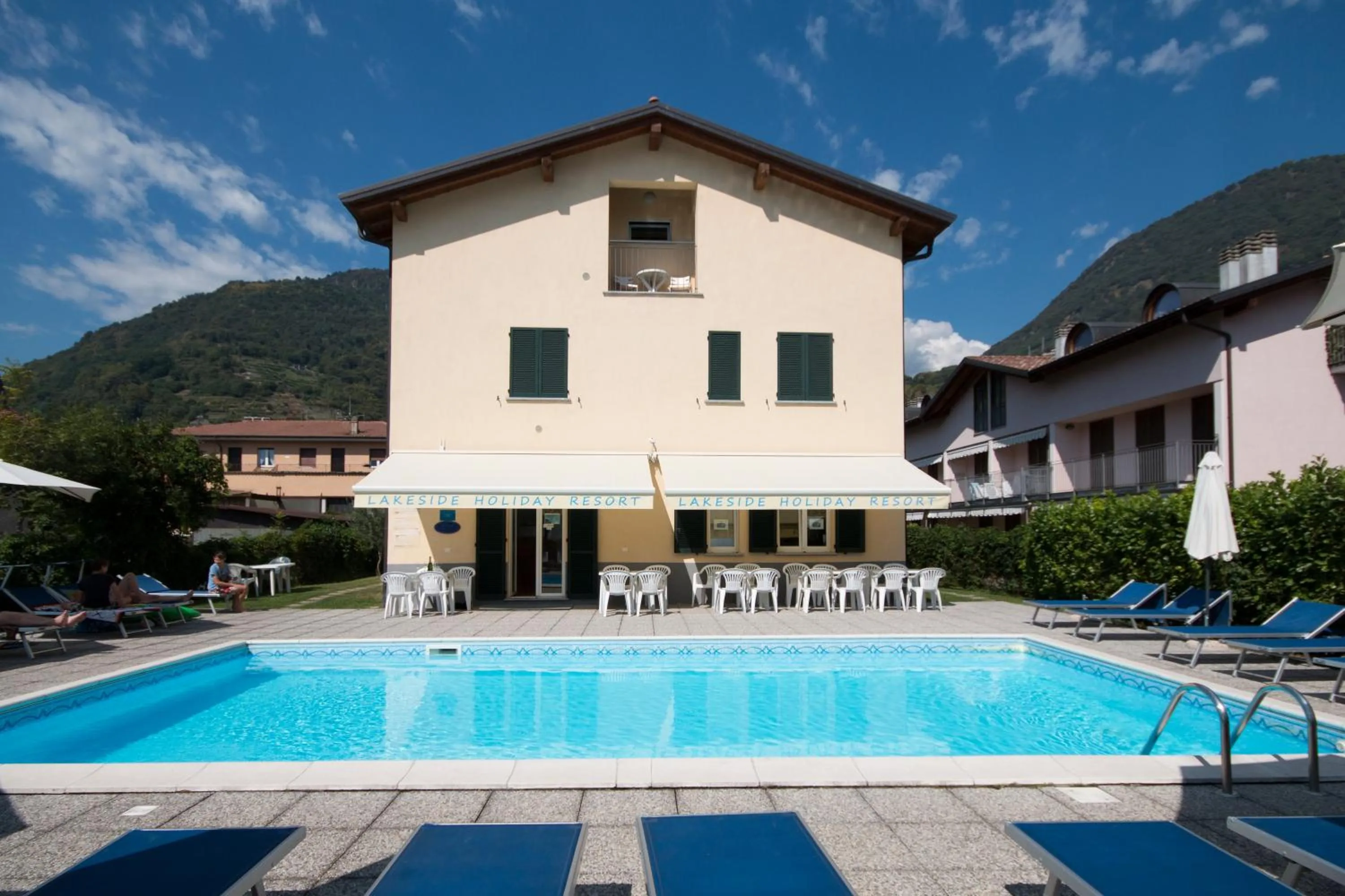 Property building in Lakeside Holiday Resort