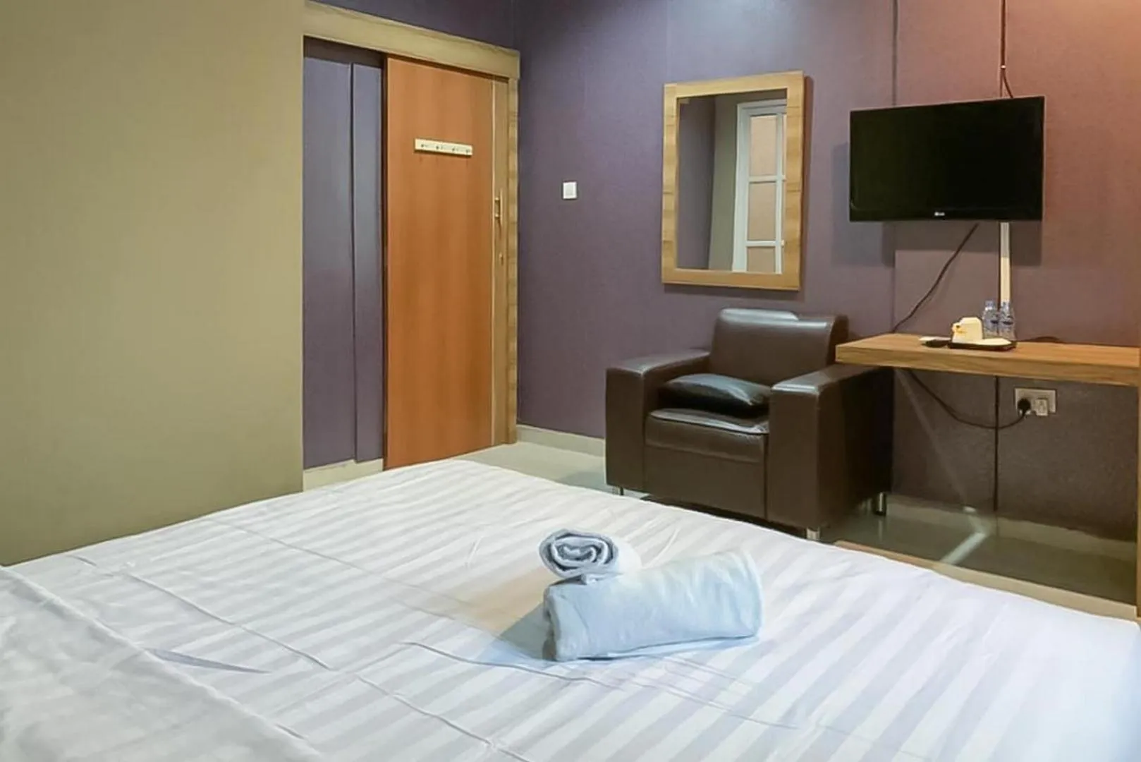 Bedroom in RedDoorz Syariah @ Jl D I Panjaitan Batu 7 Tanjung Pinang